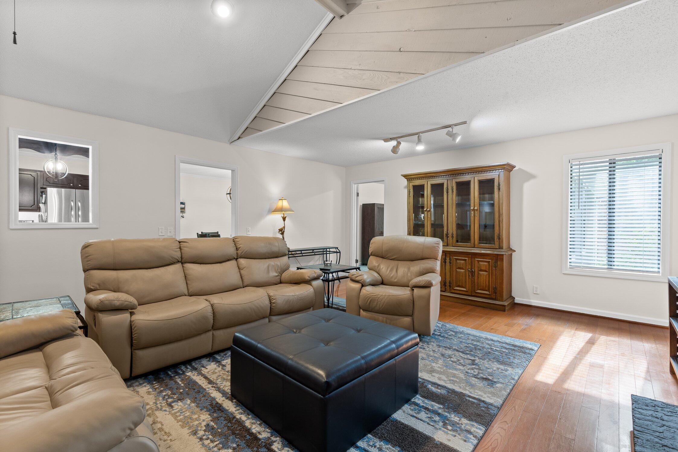 2903 Huckleberry Lane