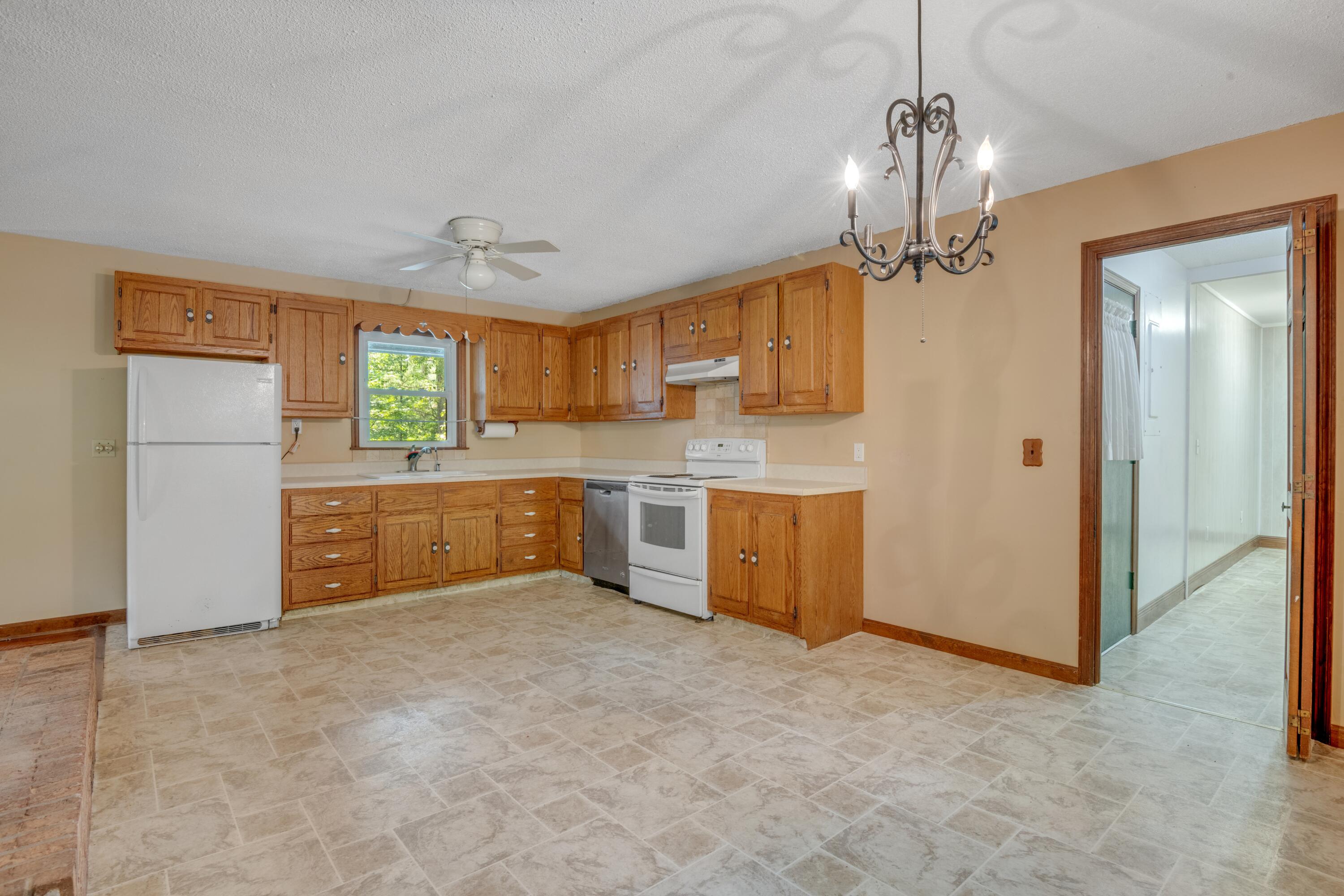 440 Bishop Pond Road