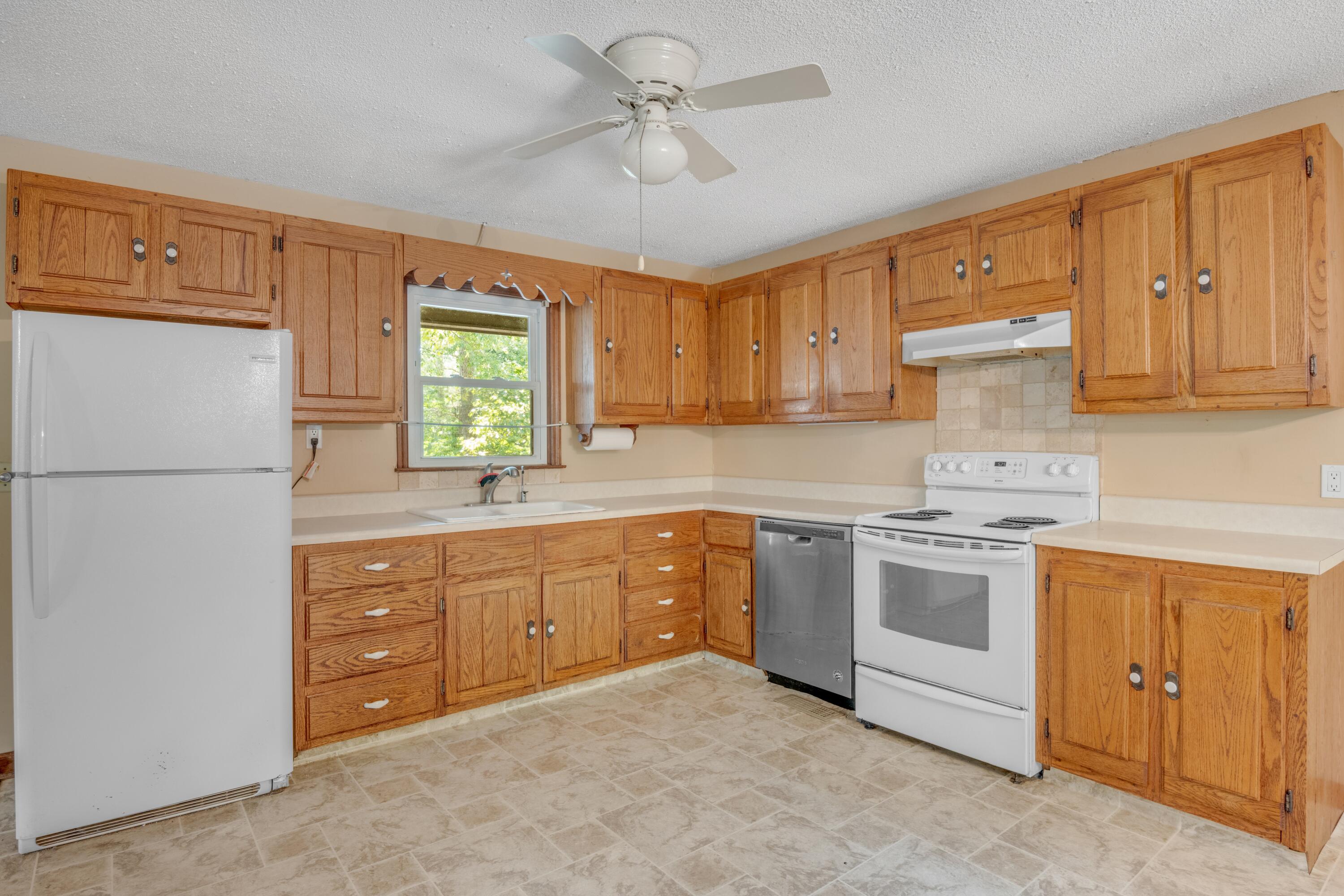 440 Bishop Pond Road