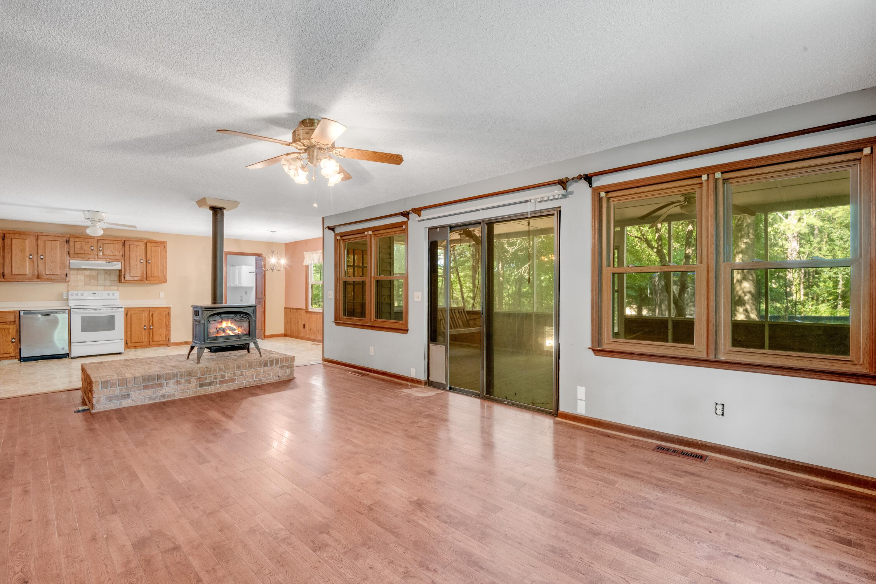 440 Bishop Pond Road