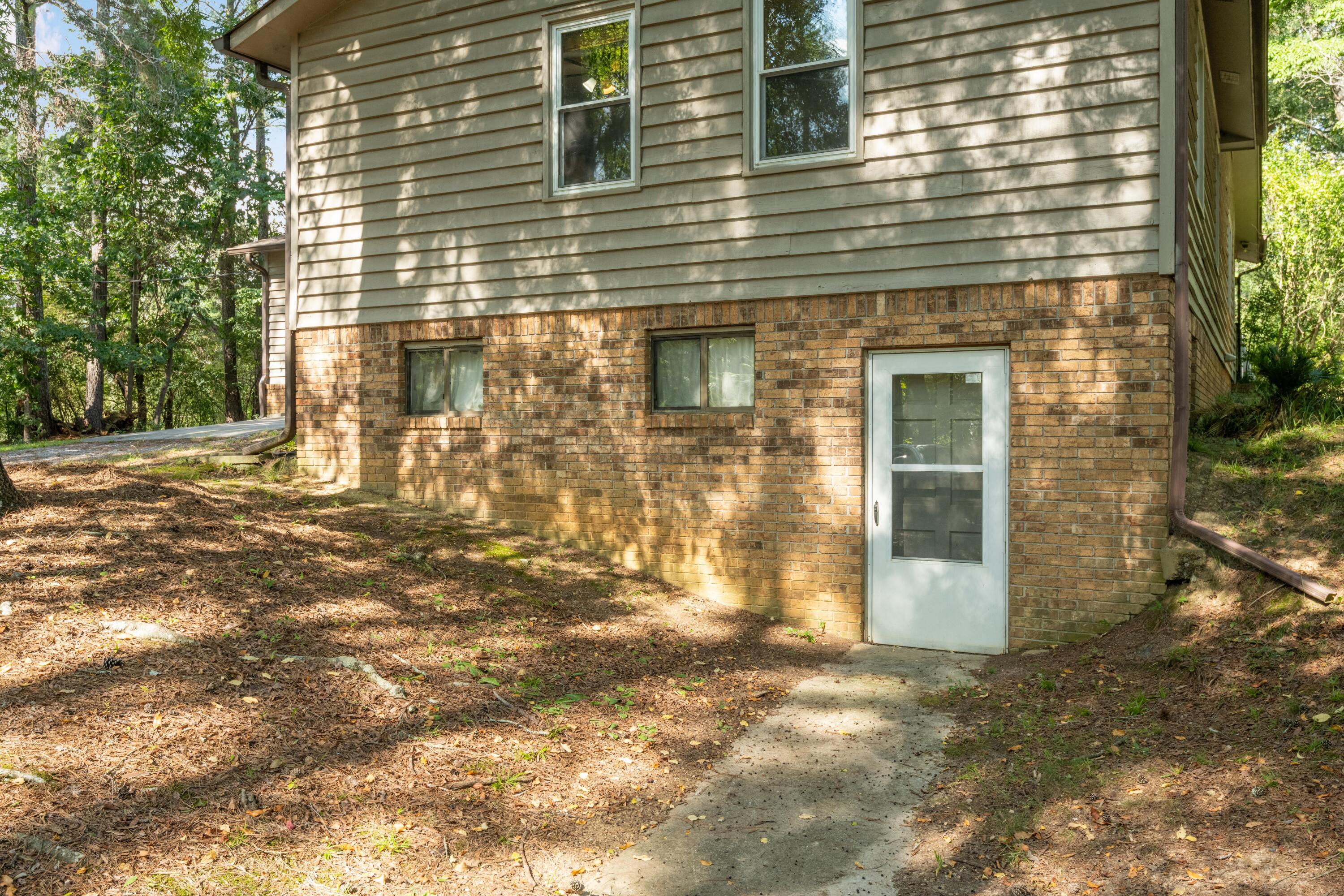 440 Bishop Pond Road