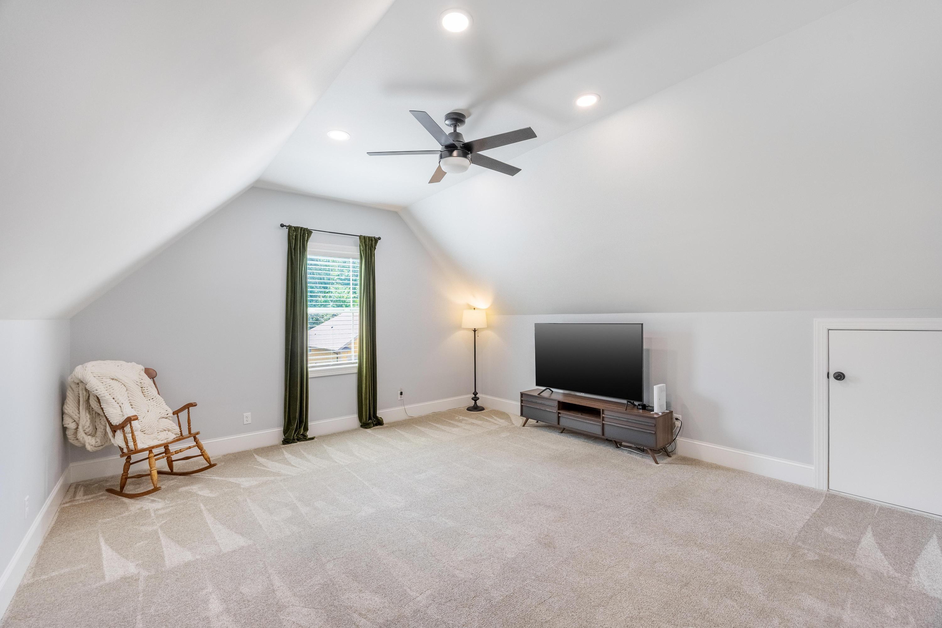 8405 Deer Run Circle