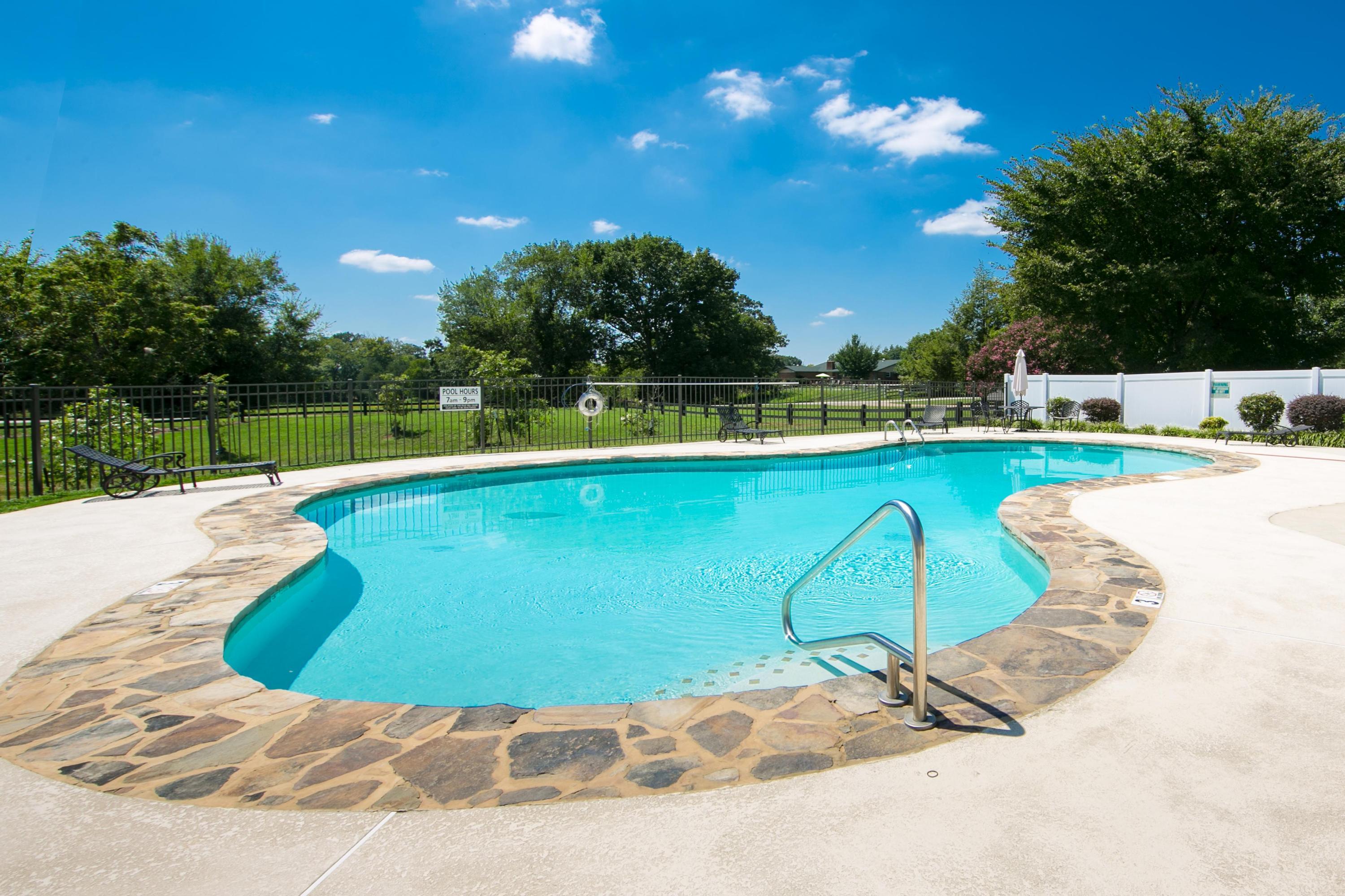 8405 Deer Run Circle