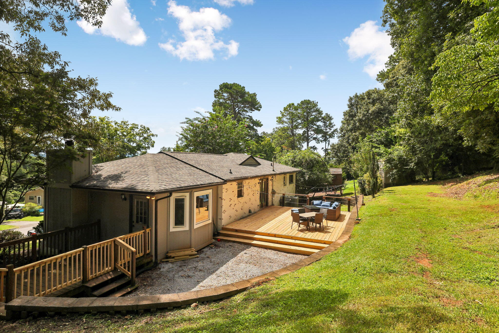 1021 Elaine Trail