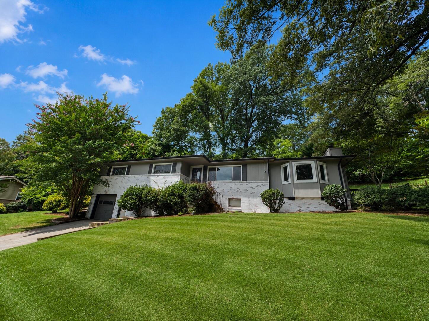 1021 Elaine Trail