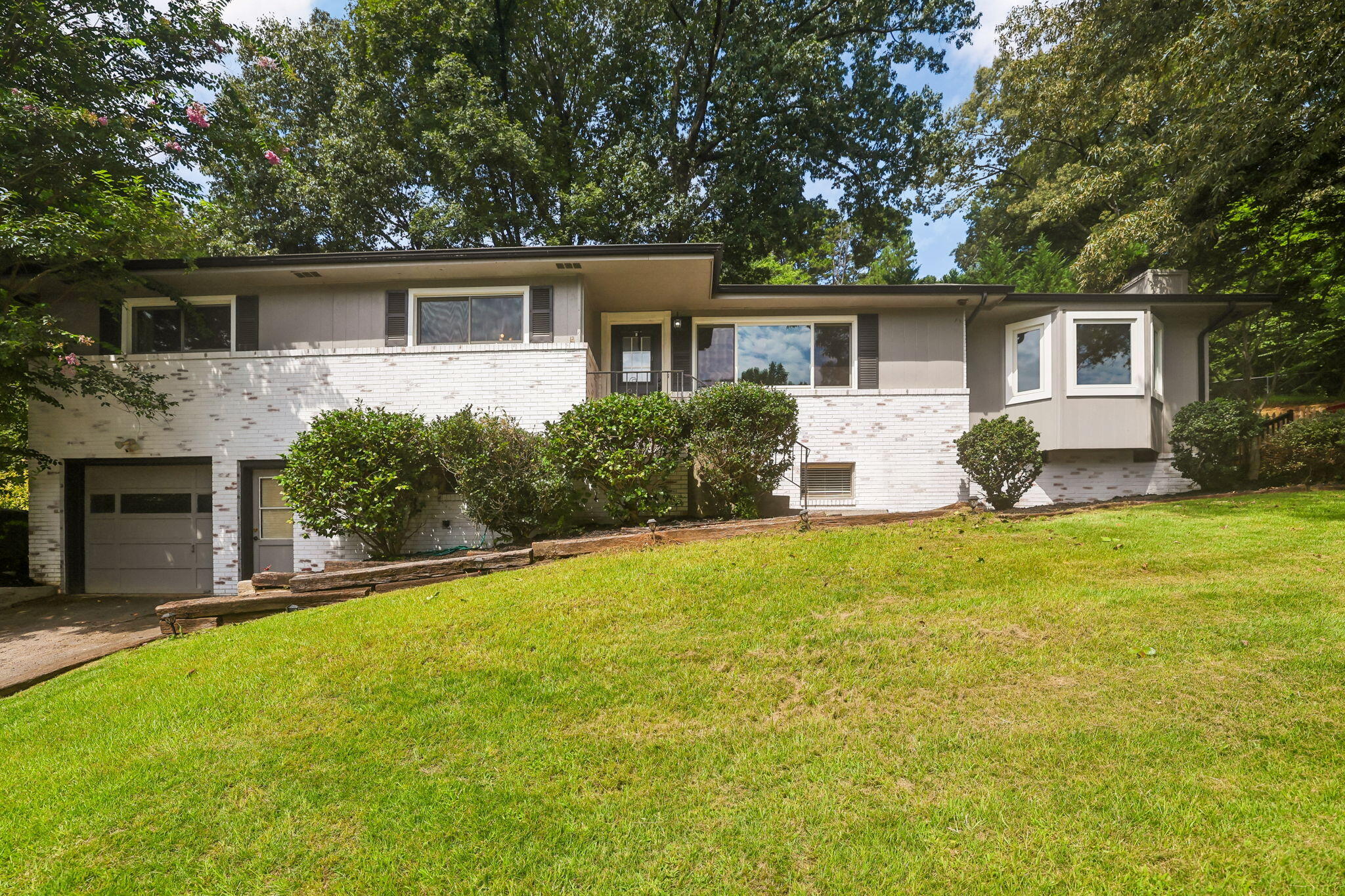 1021 Elaine Trail