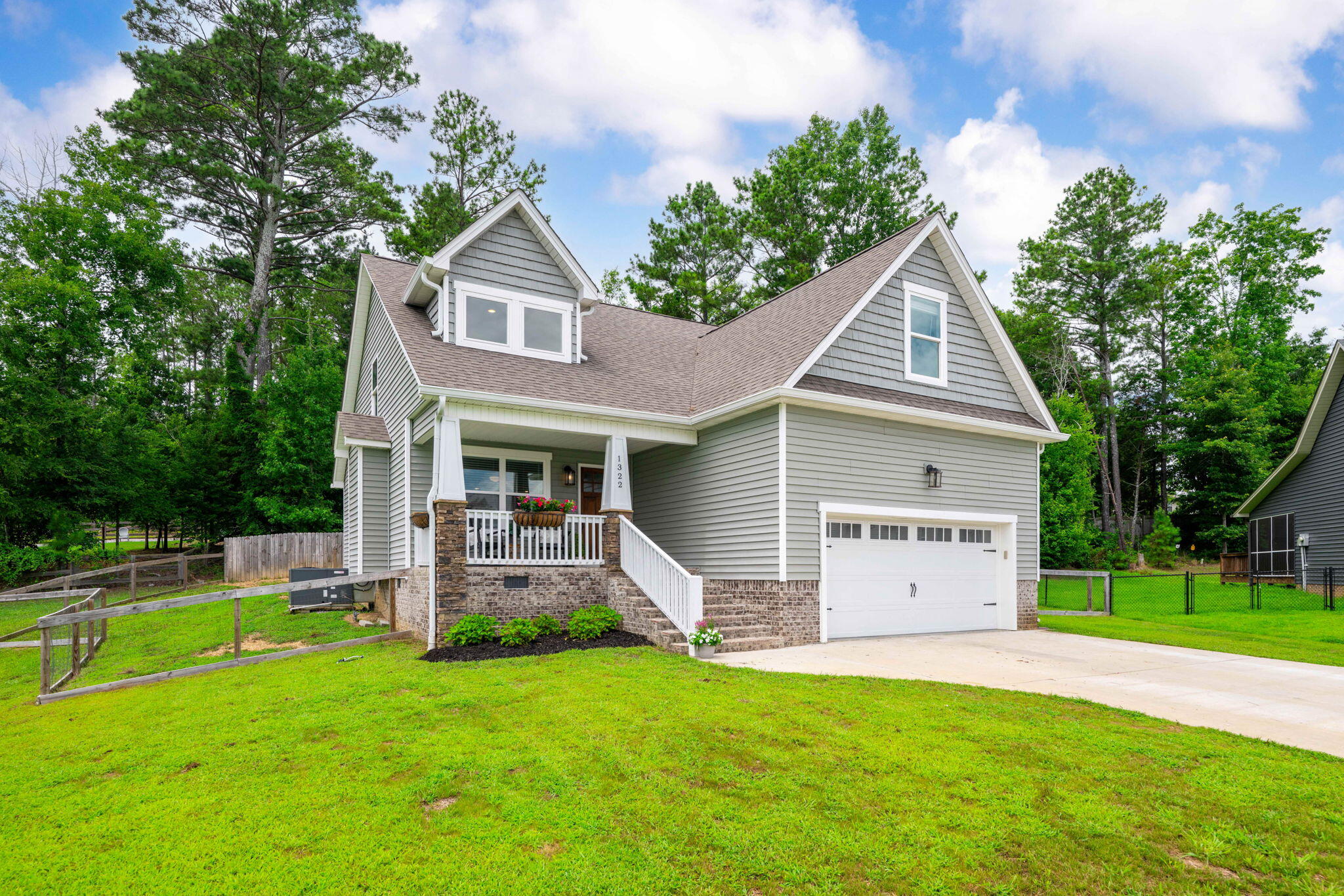 1322 Suzannas Cove NW