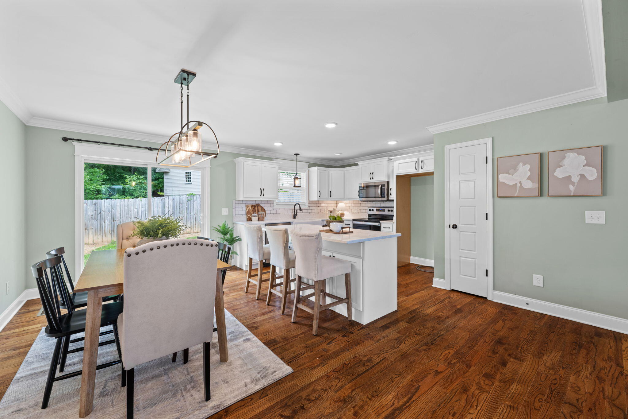1322 Suzannas Cove NW