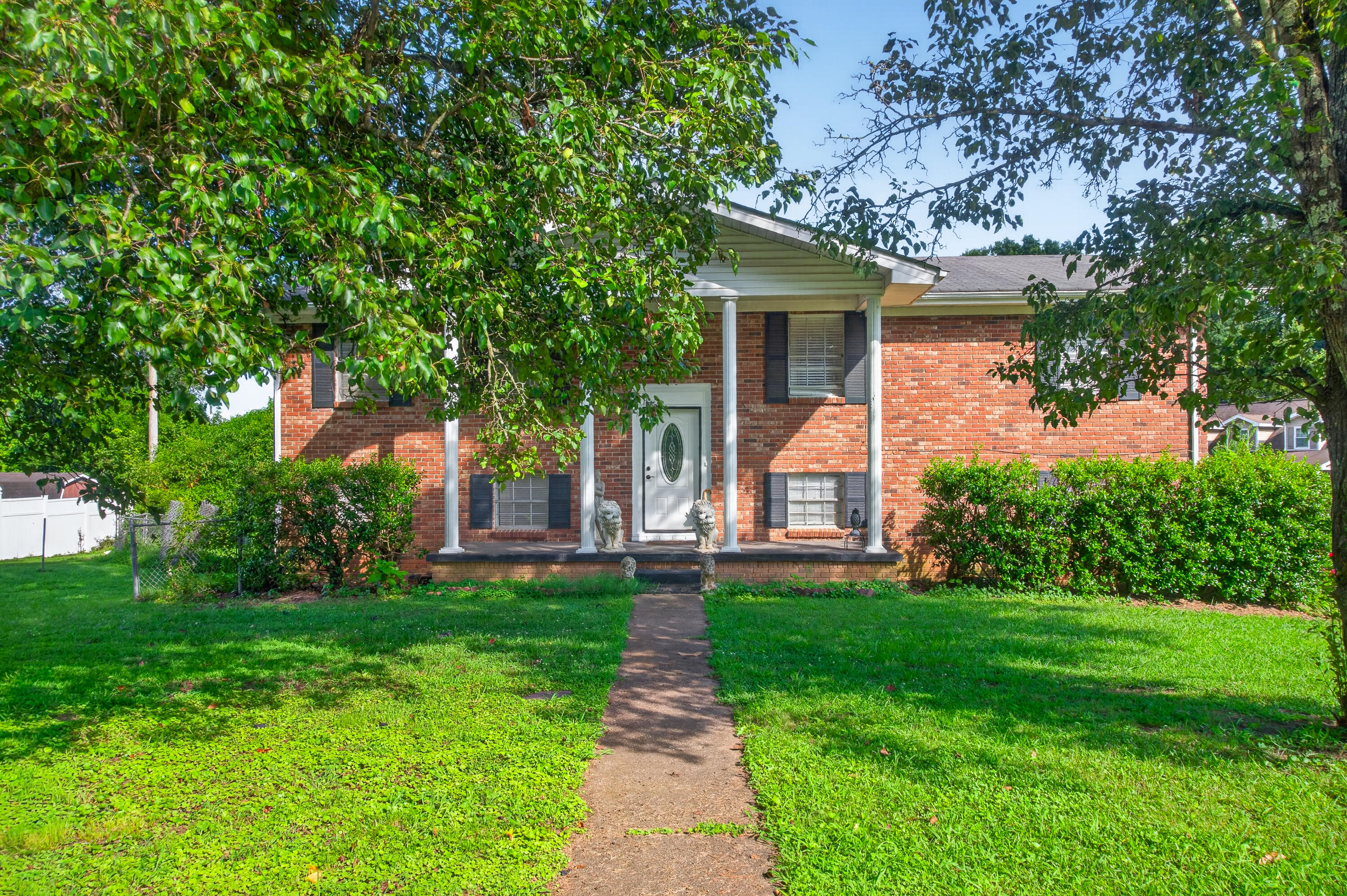 17 Loach Drive