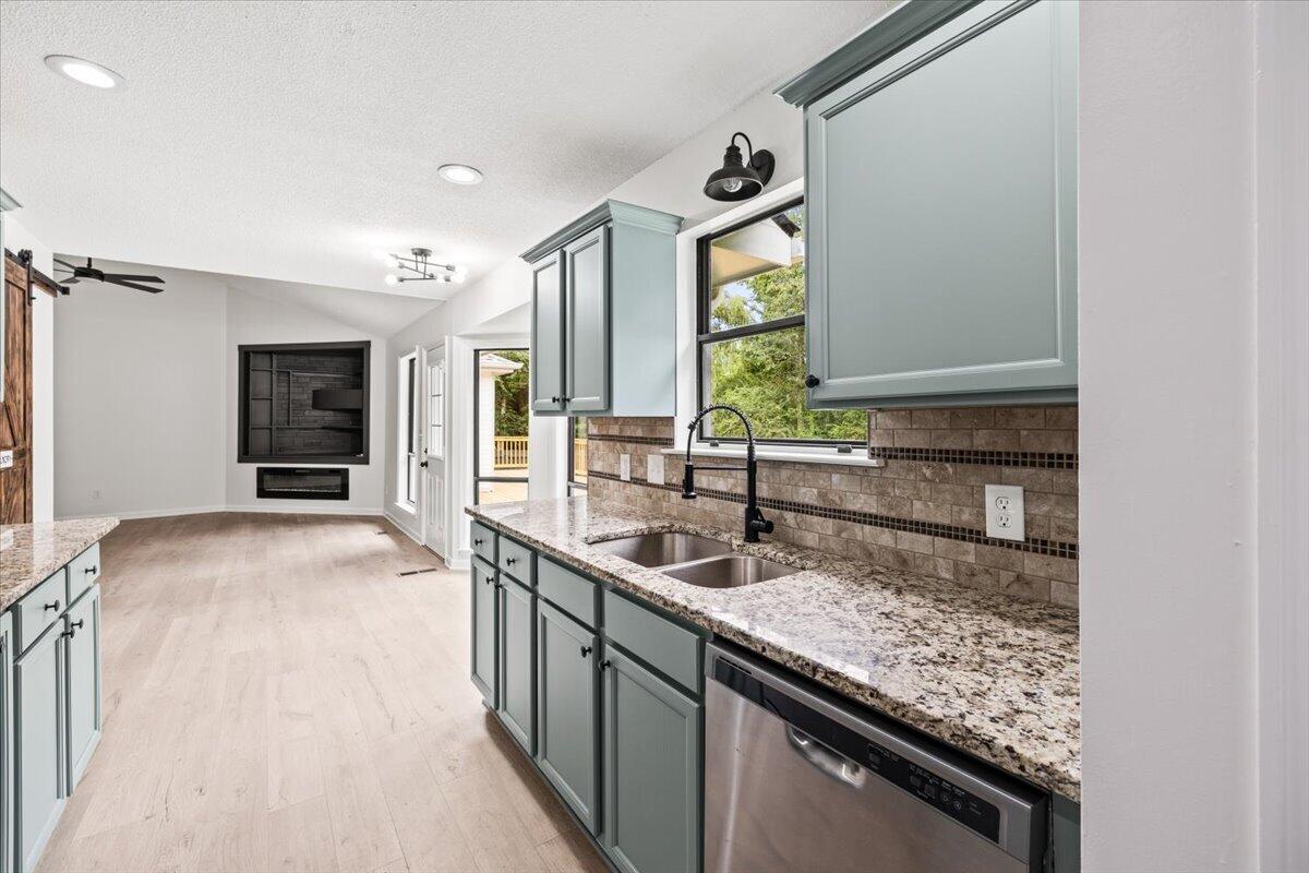 6914 Spinmaker Cove