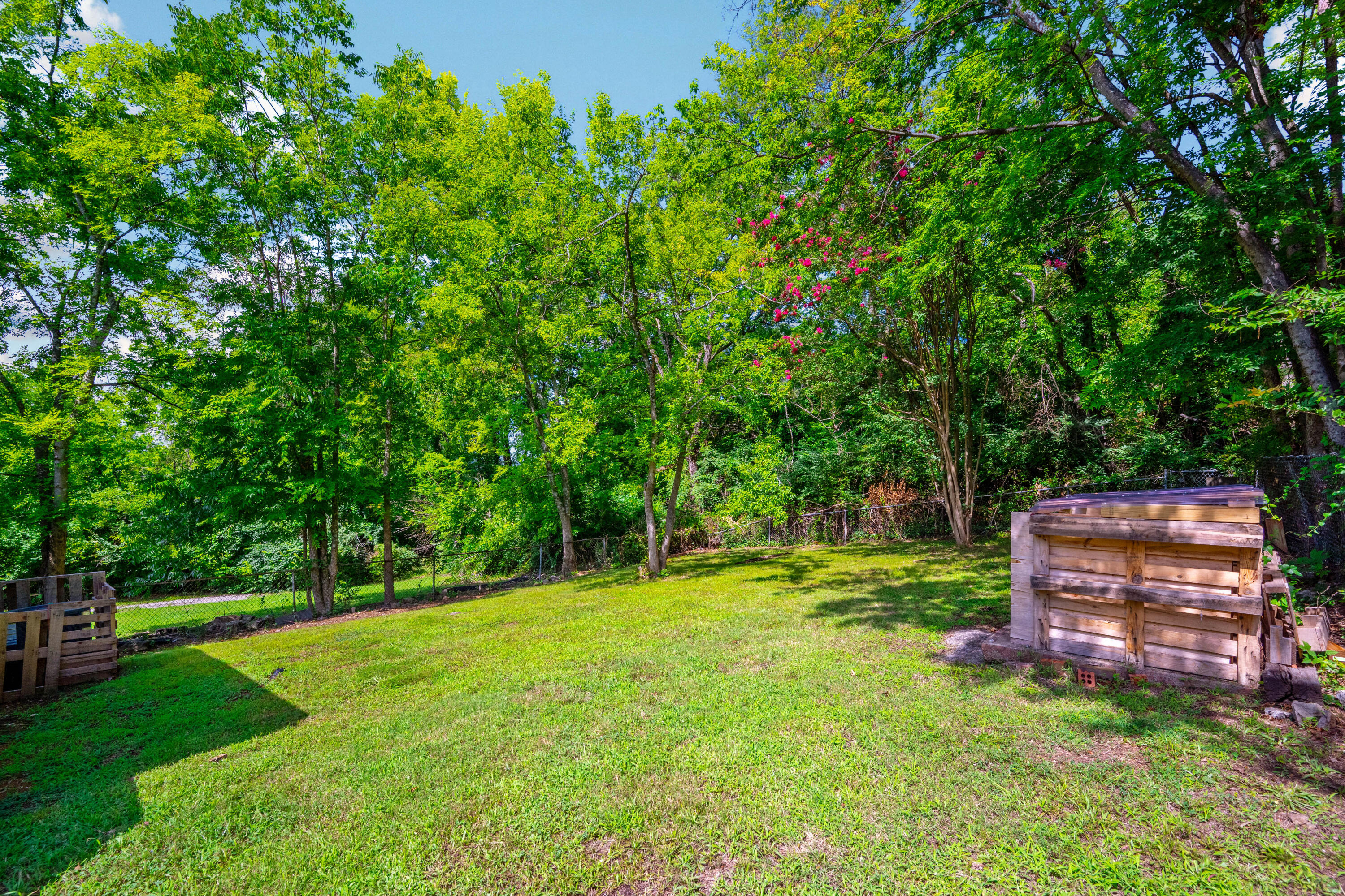 855 N Chamberlain Avenue