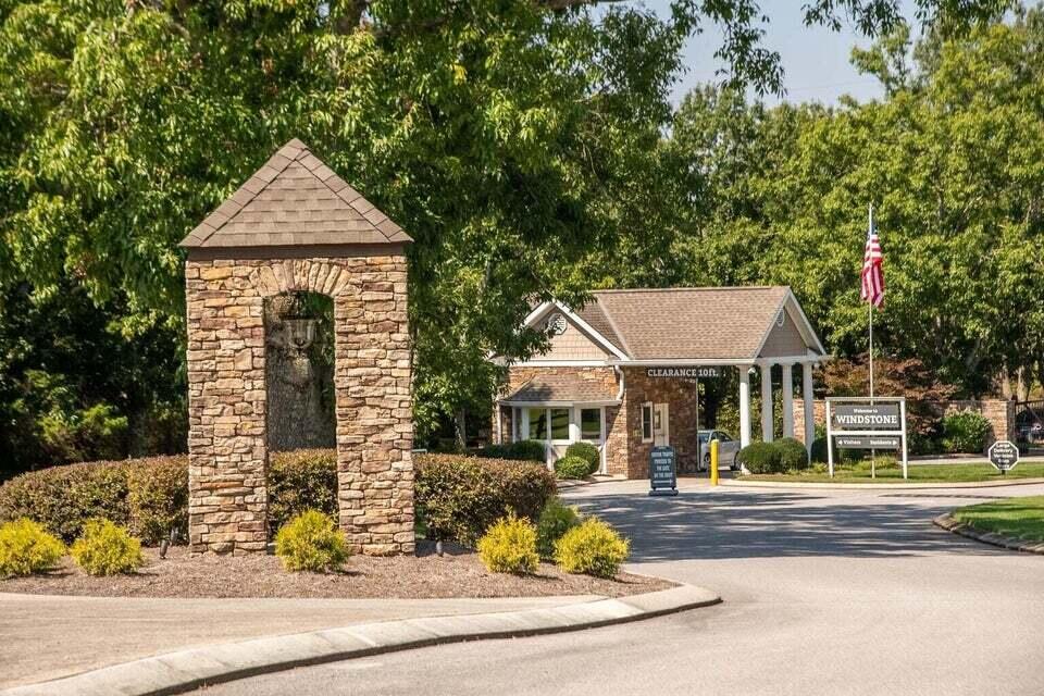 1503 Woodway Drive