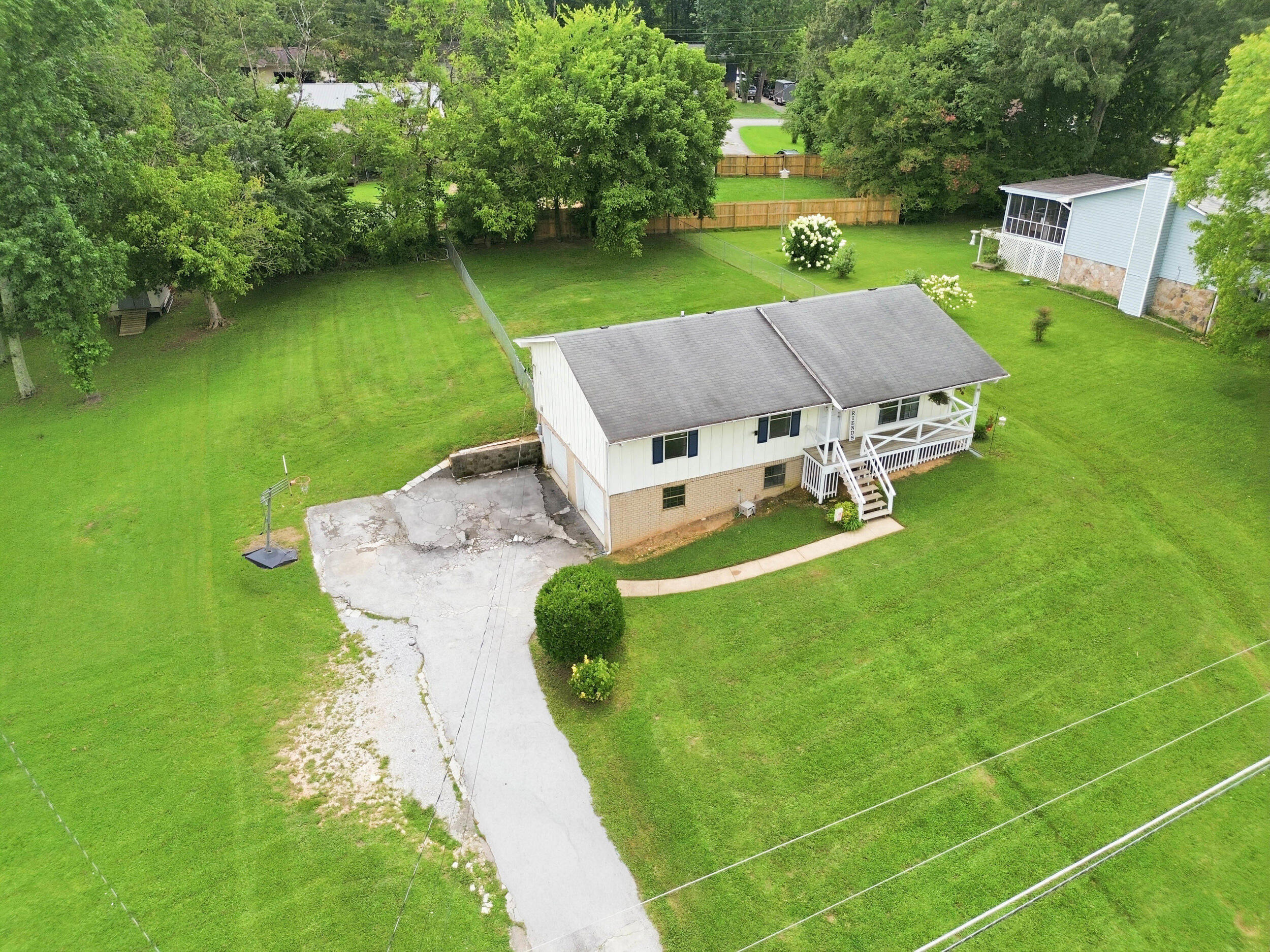 9008 Birchwood Pike