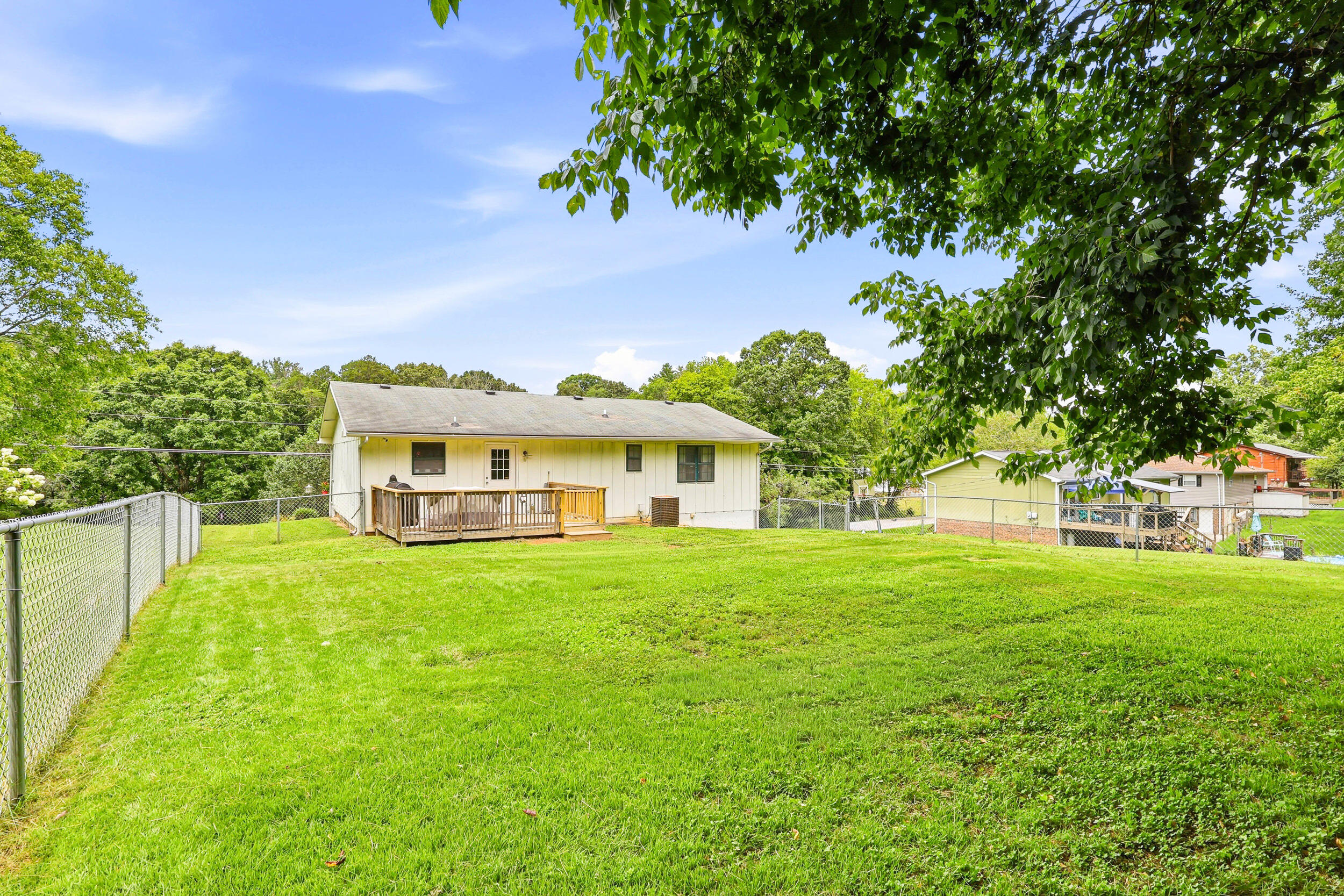 9008 Birchwood Pike