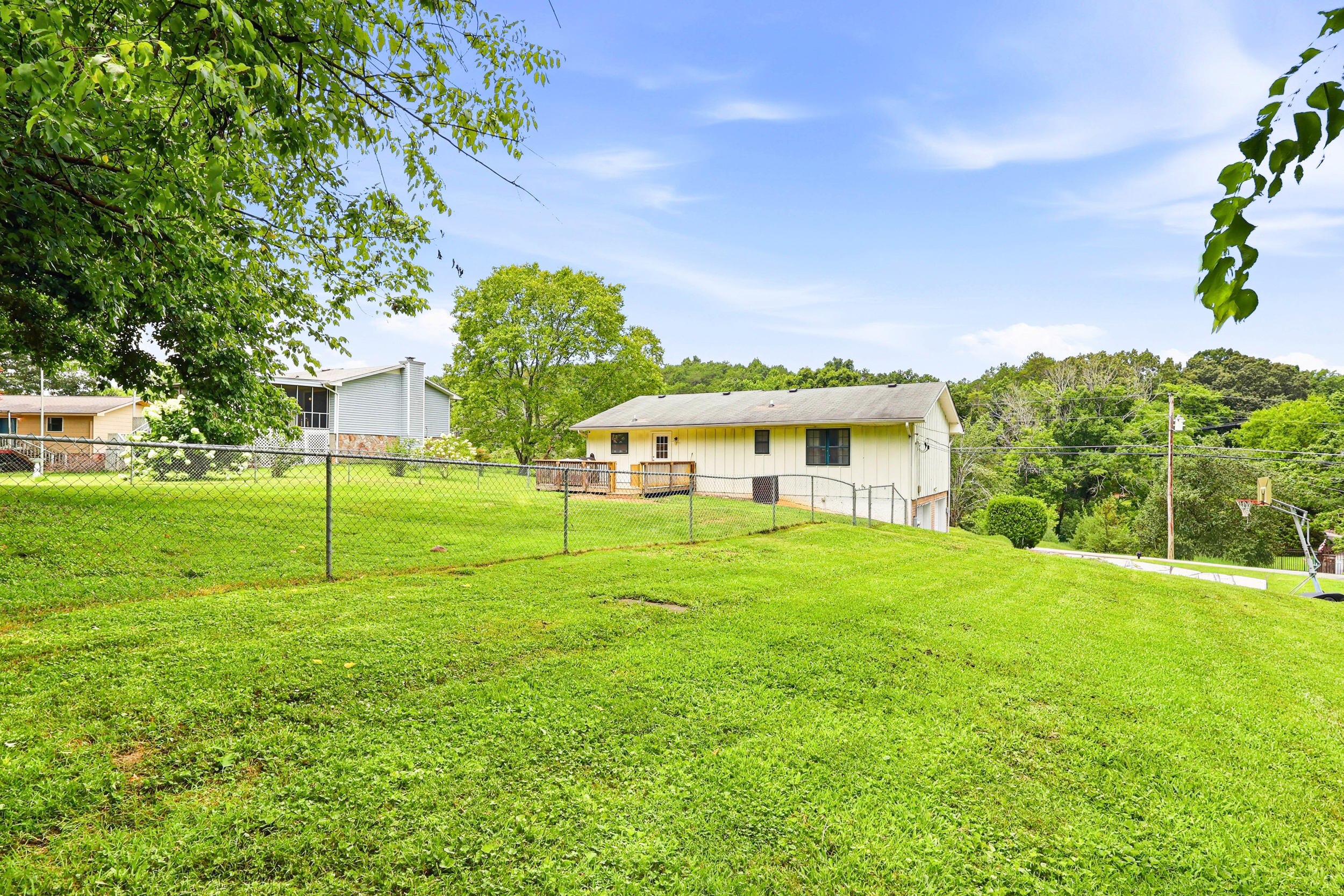 9008 Birchwood Pike