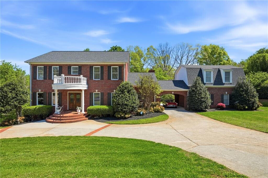 242 Cloudland Road N