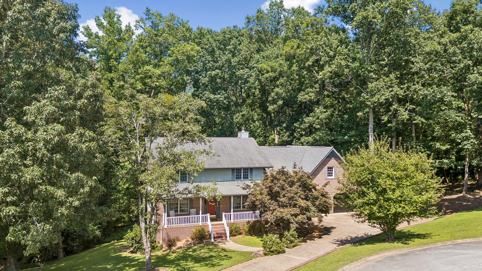 605 Stonebrook Drive