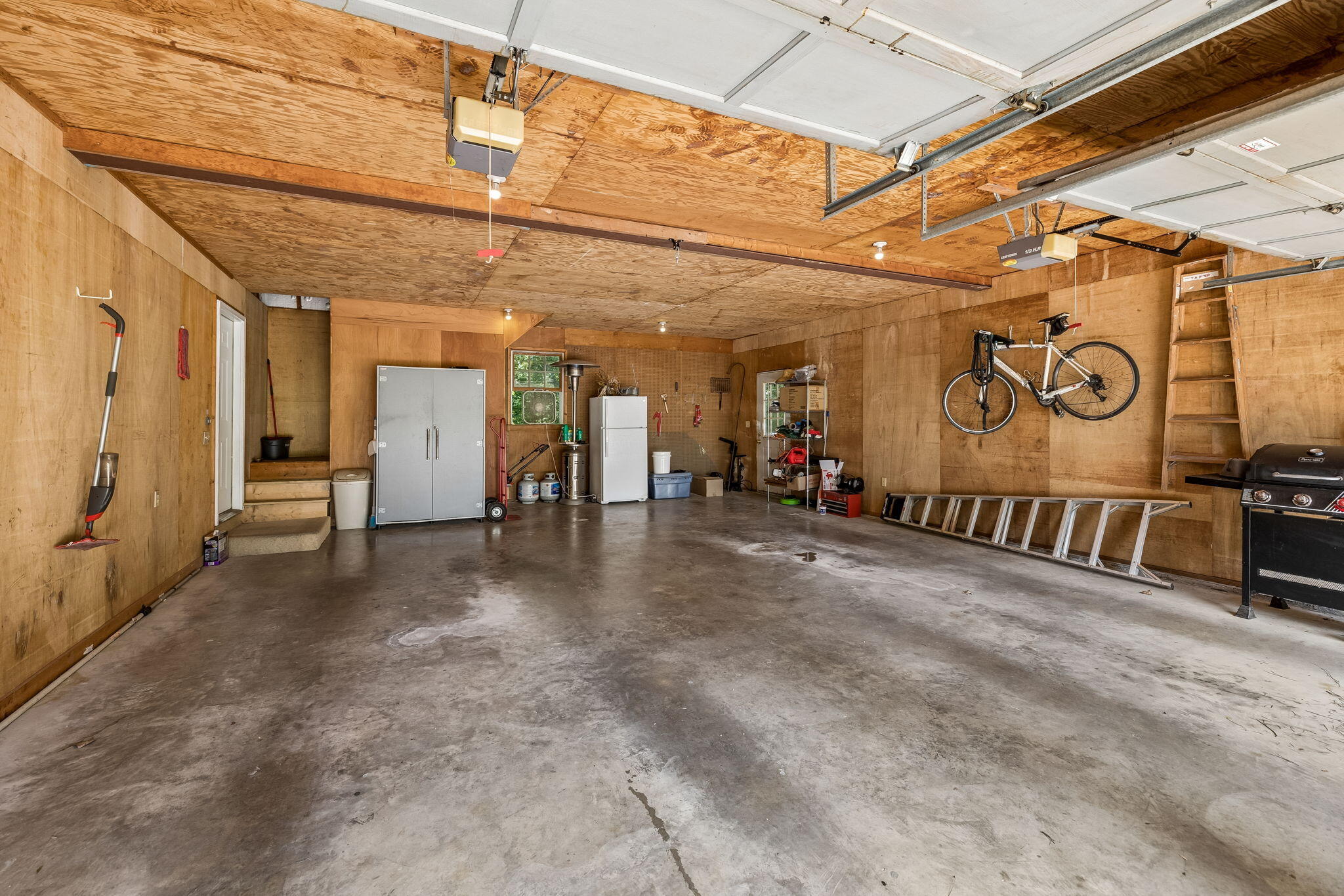 605 Stonebrook Drive