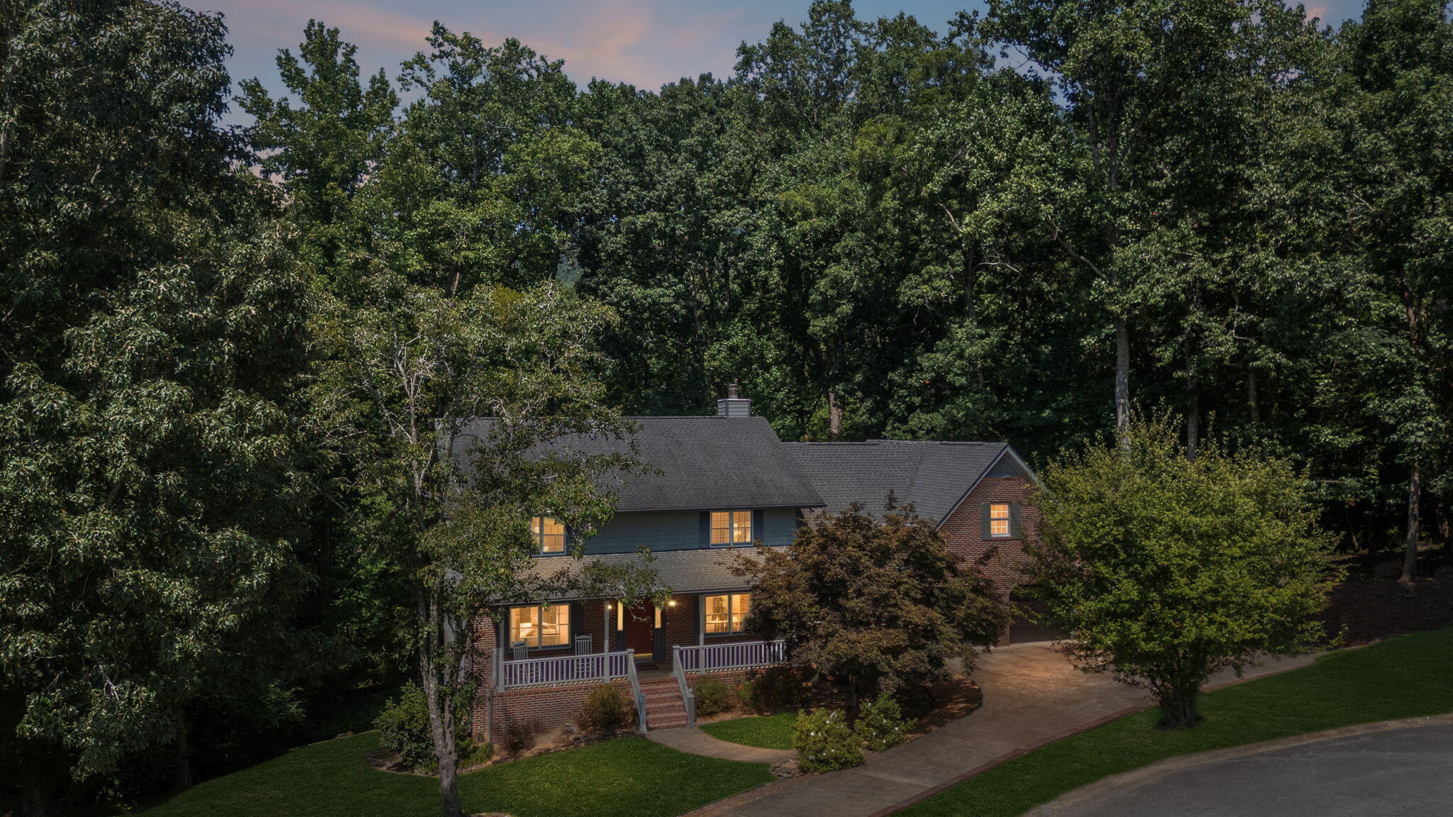 605 Stonebrook Drive