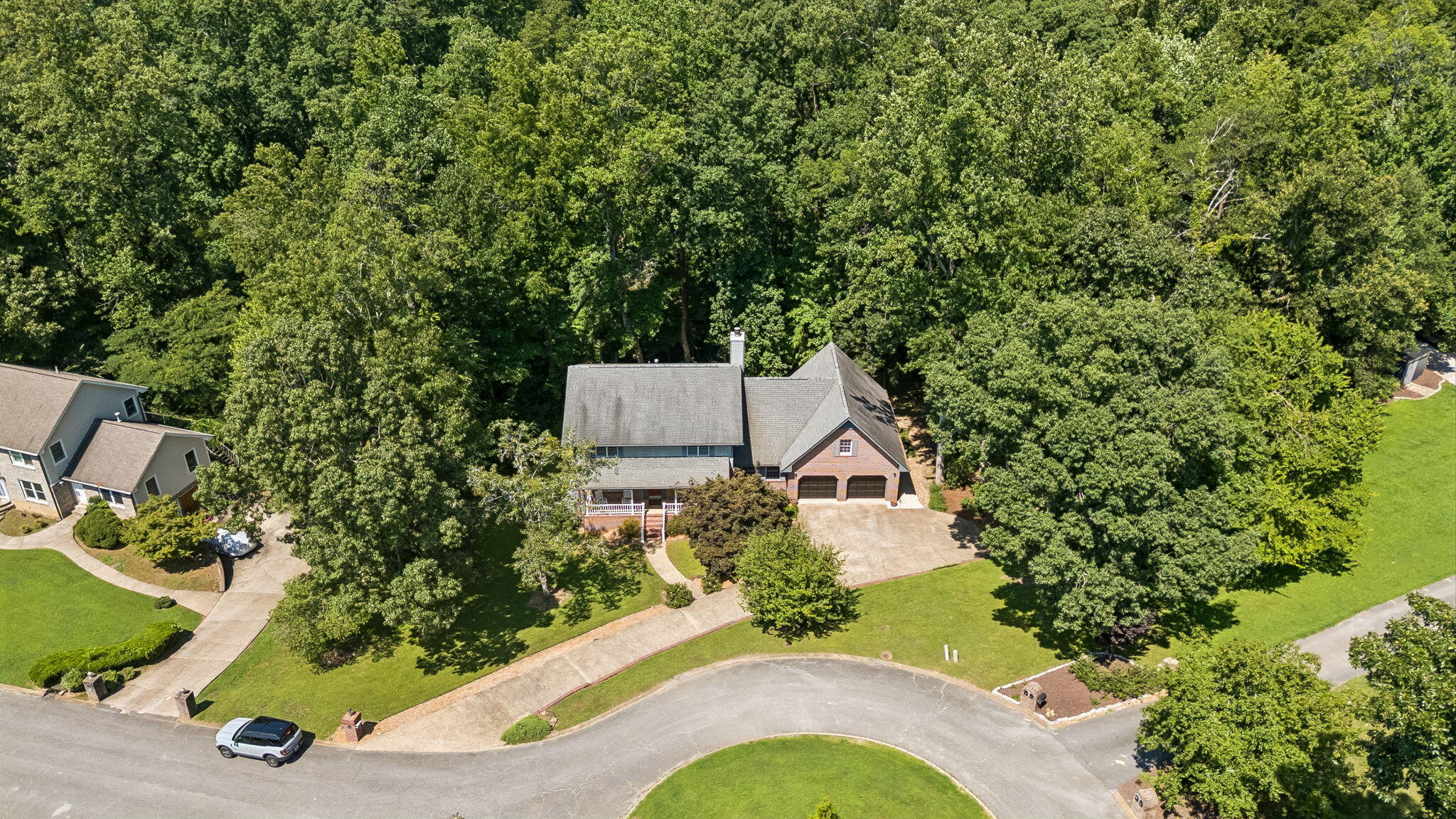 605 Stonebrook Drive