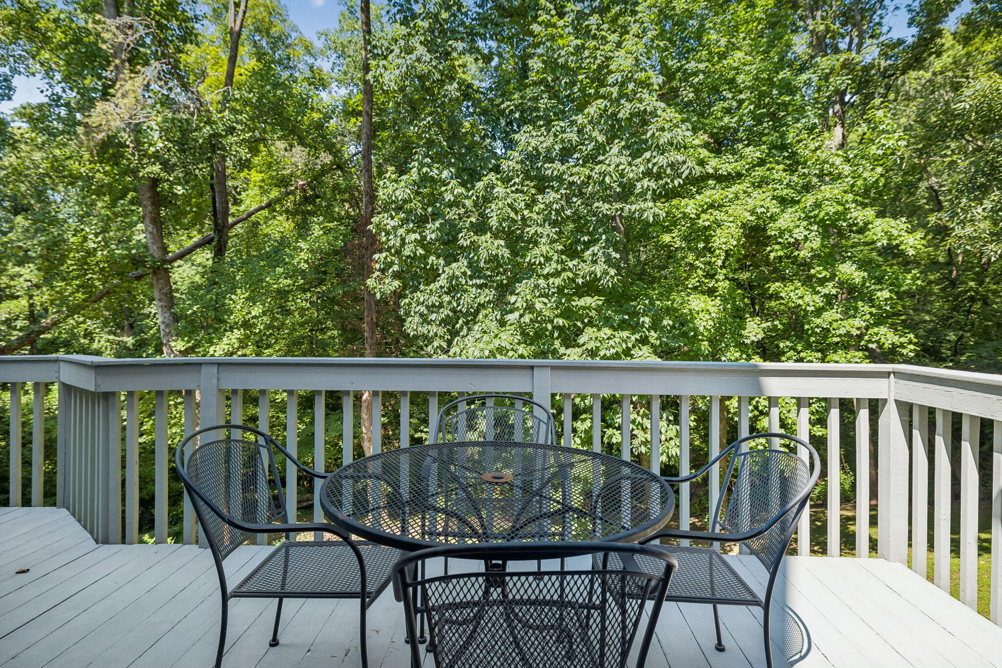 605 Stonebrook Drive
