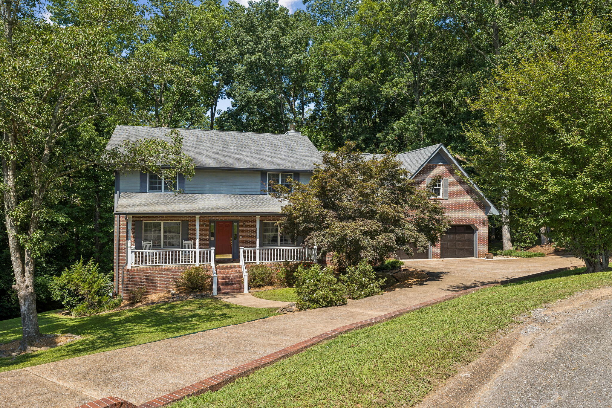 605 Stonebrook Drive