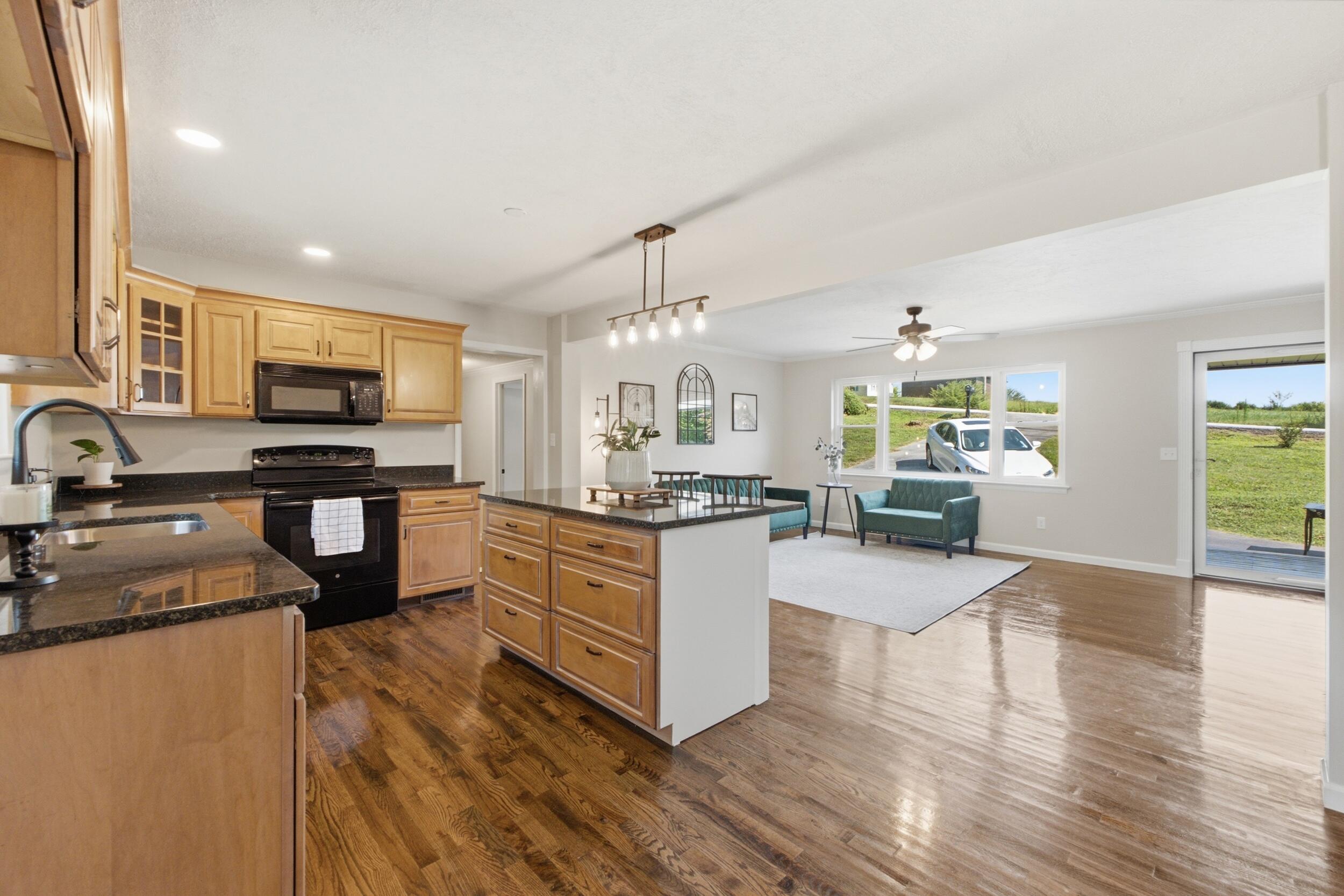 8228 Pine Ridge Road