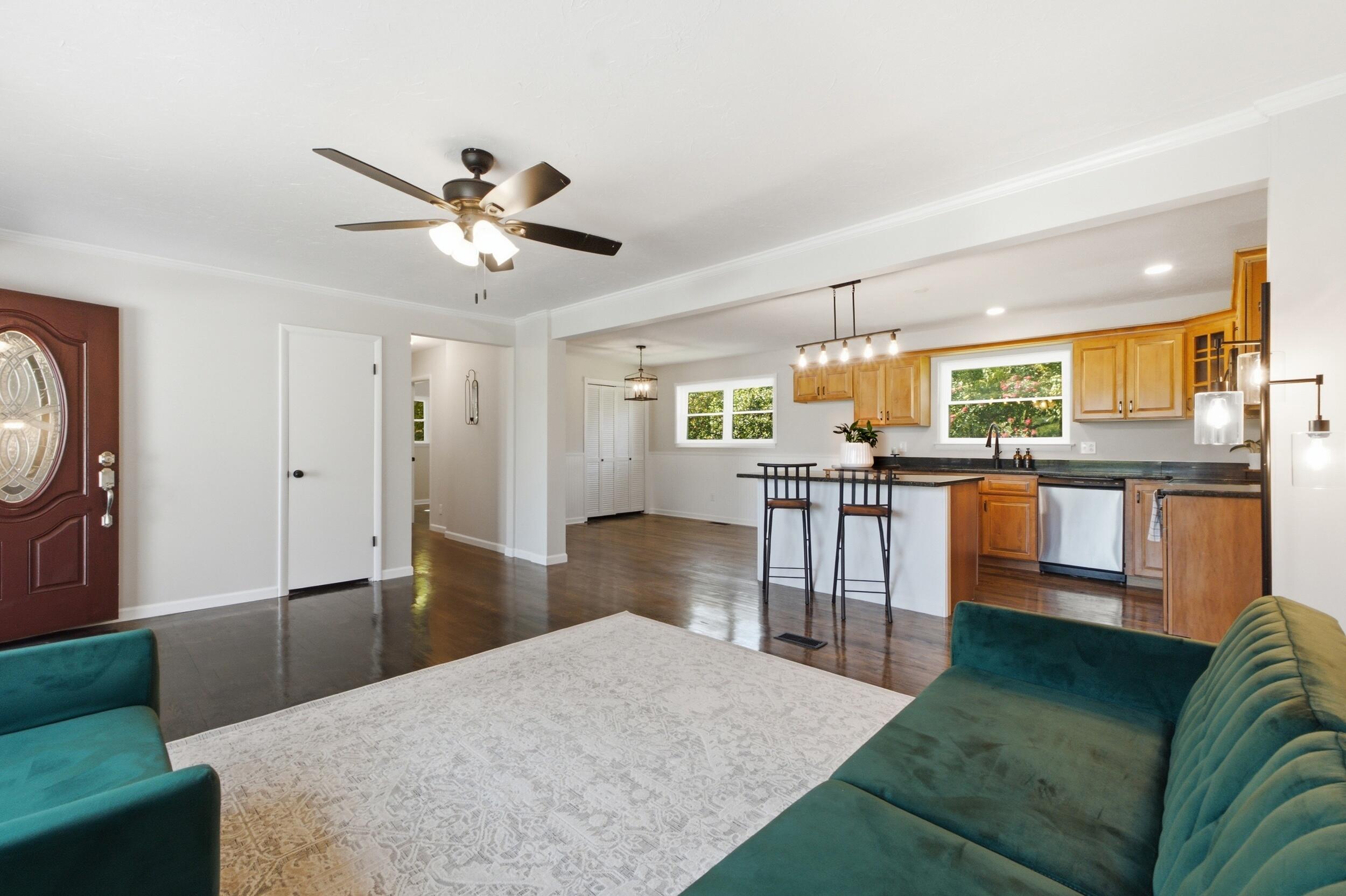 8228 Pine Ridge Road