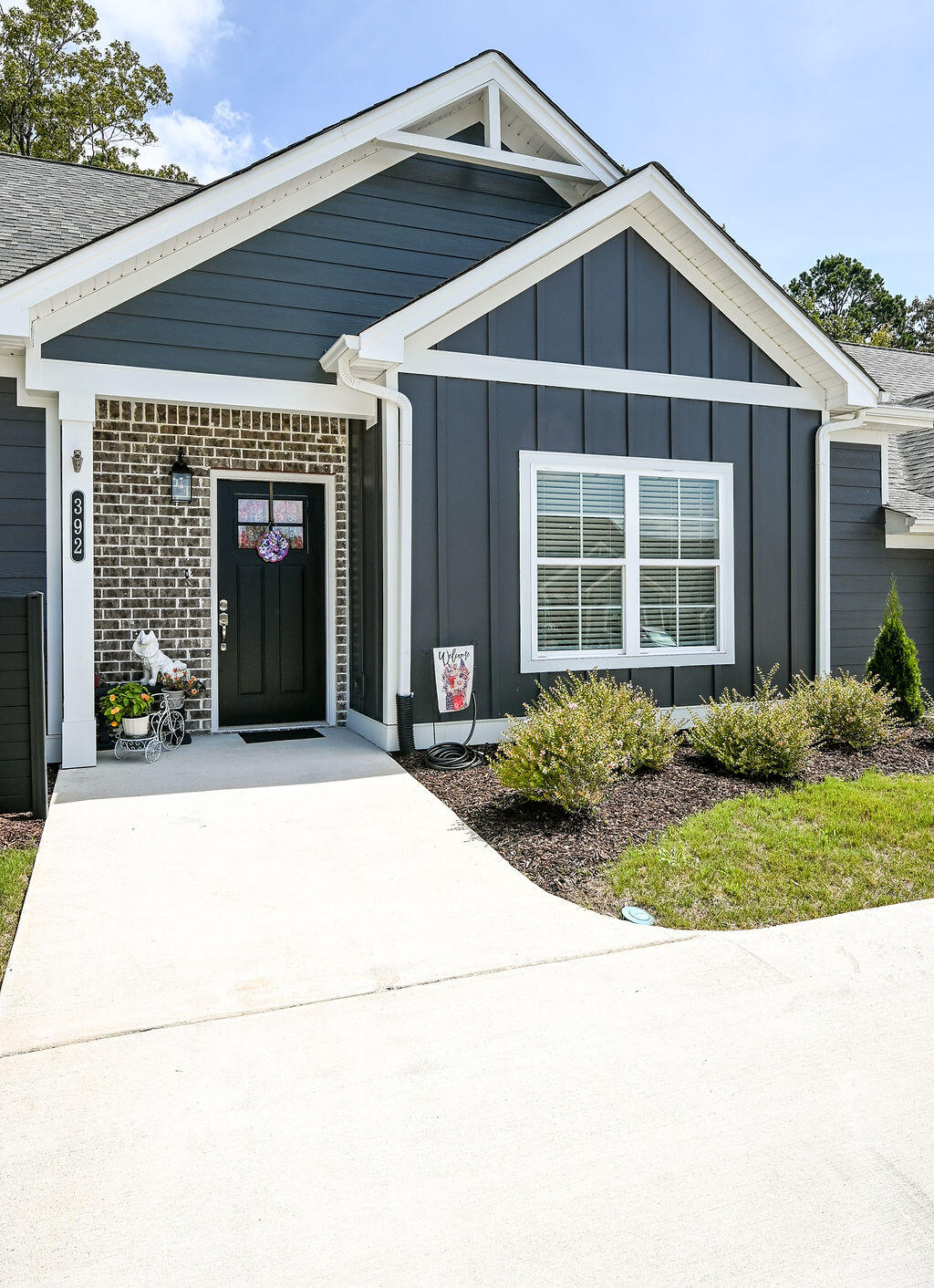 392 NE Bellingham Drive, 5c
