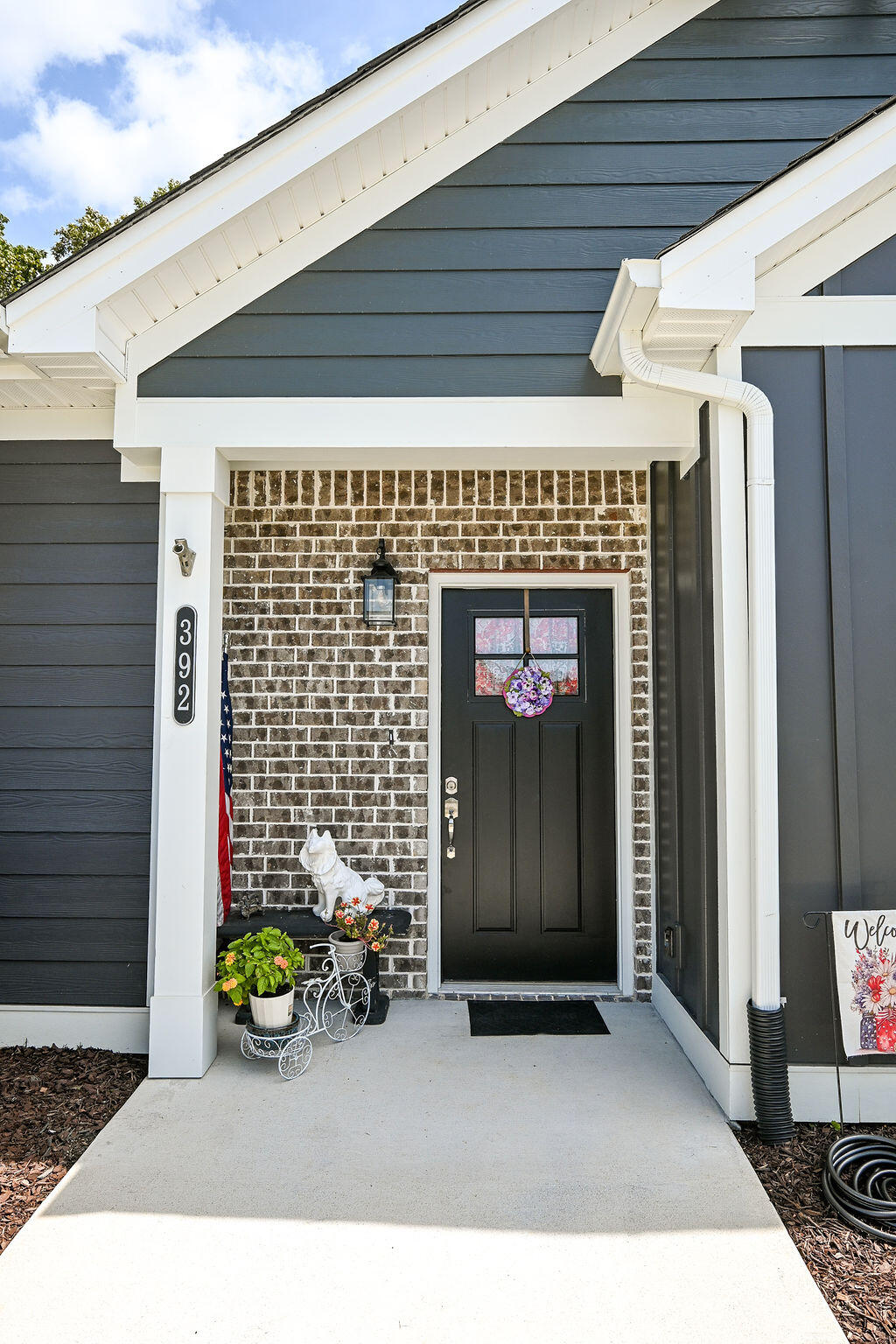392 NE Bellingham Drive, 5c