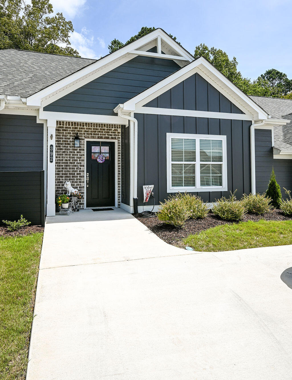 392 NE Bellingham Drive, 5c
