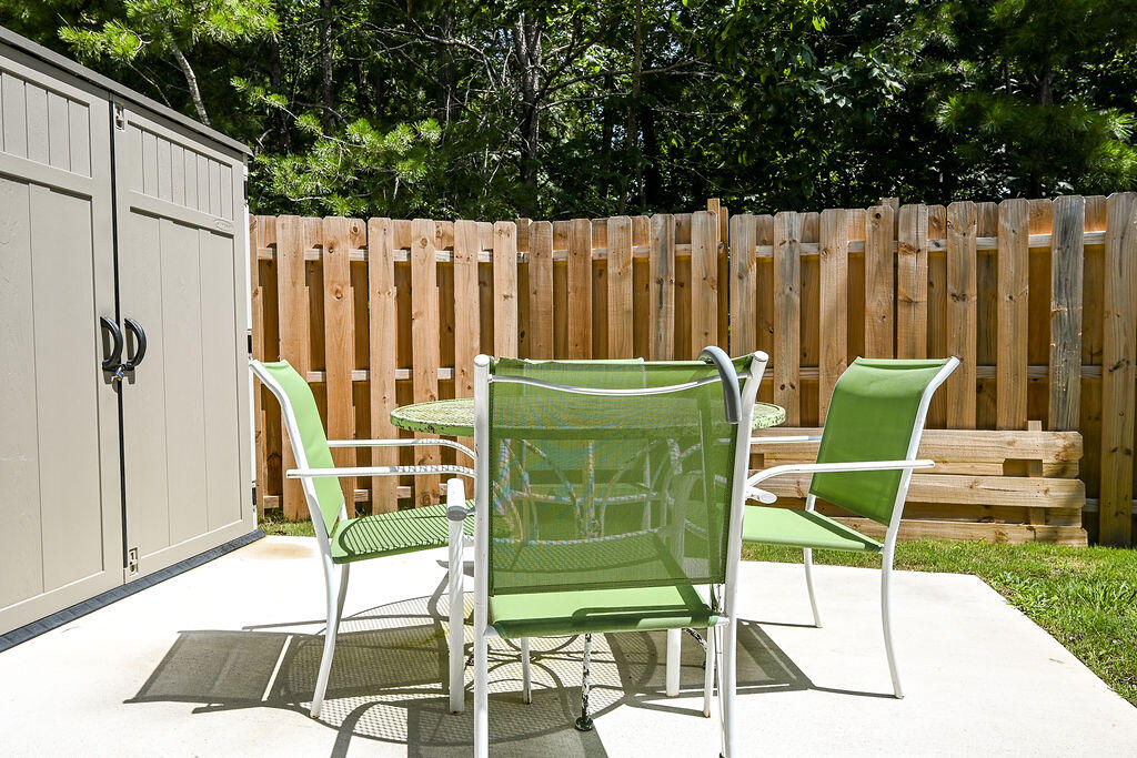 392 NE Bellingham Drive, 5c
