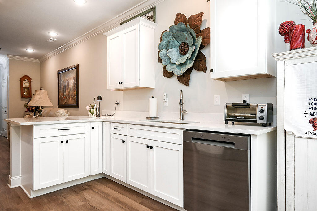 392 NE Bellingham Drive, 5c