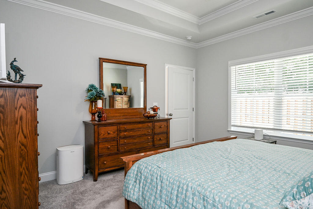 392 NE Bellingham Drive, 5c
