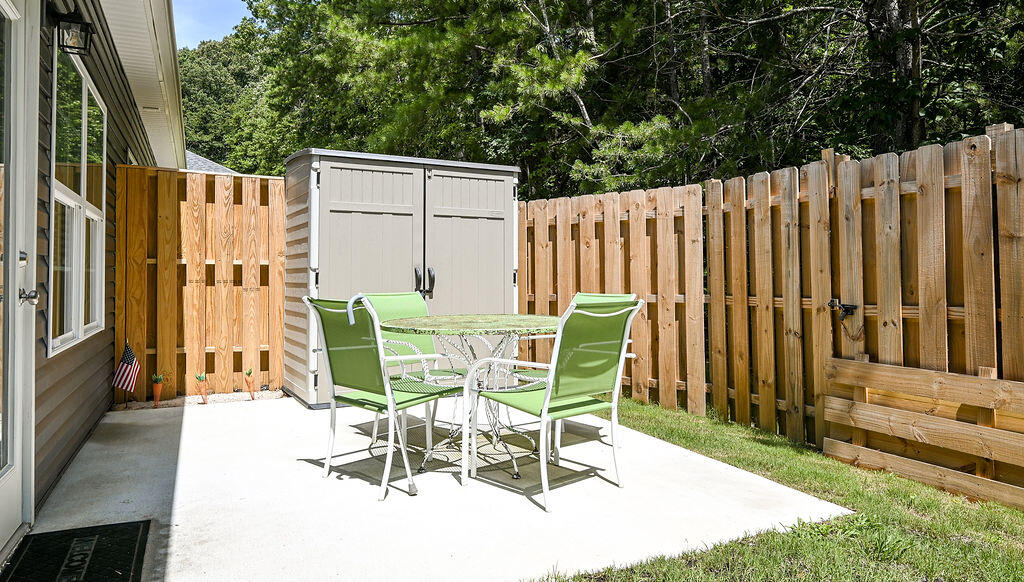 392 NE Bellingham Drive, 5c