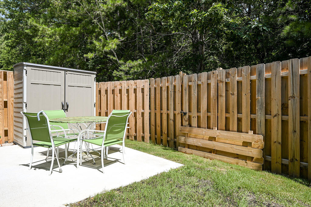 392 NE Bellingham Drive, 5c