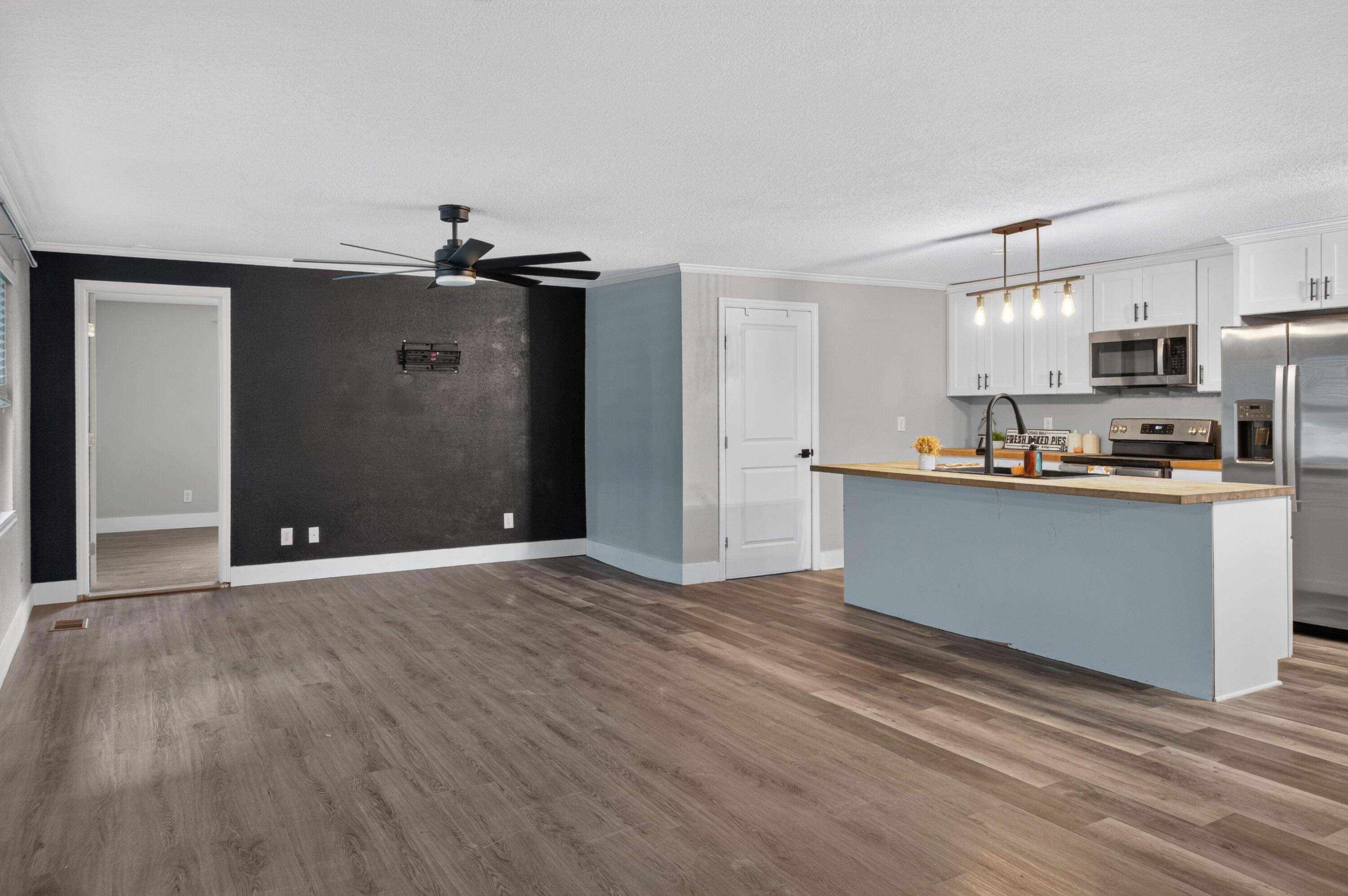 89 Alexander Way