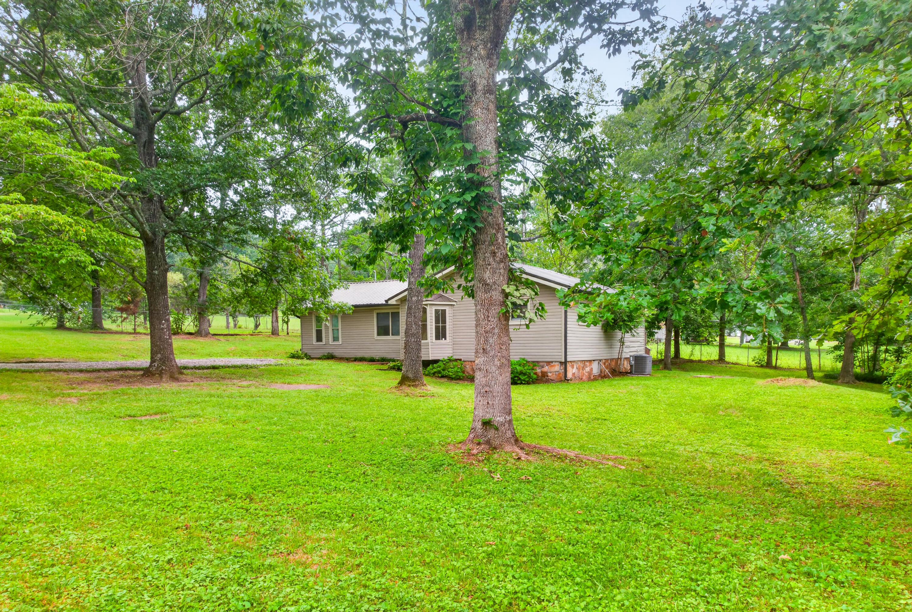 89 Alexander Way
