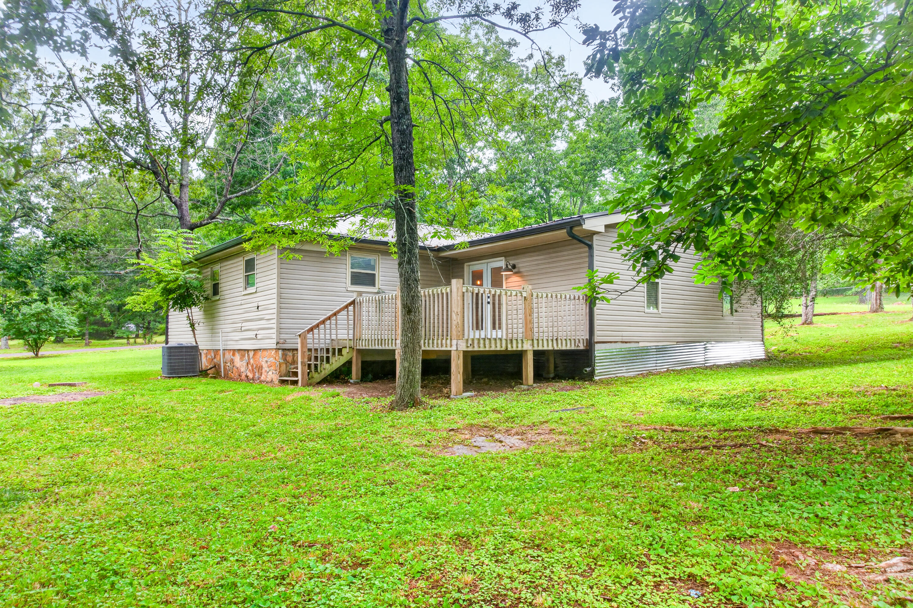 89 Alexander Way