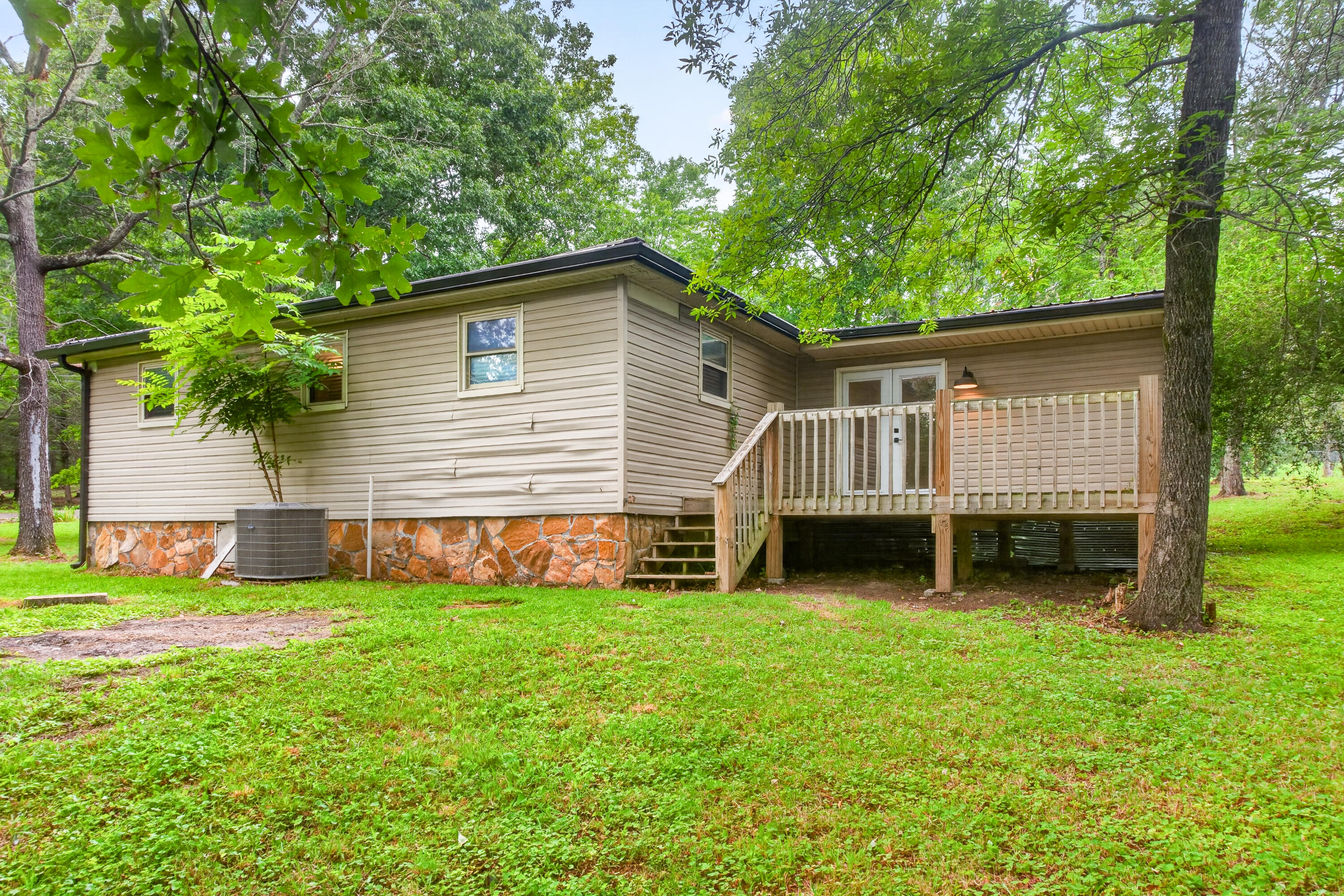 89 Alexander Way