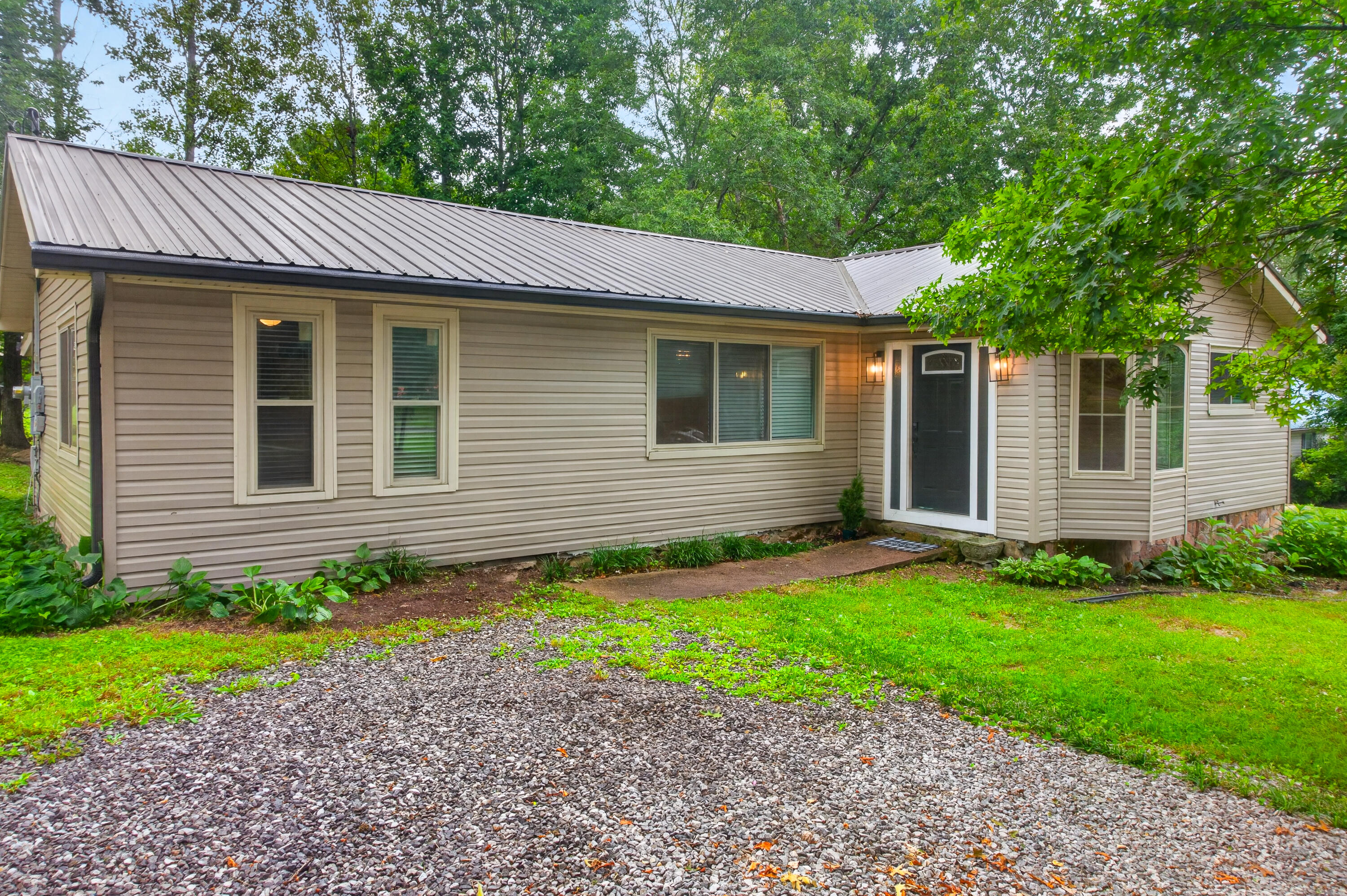 89 Alexander Way