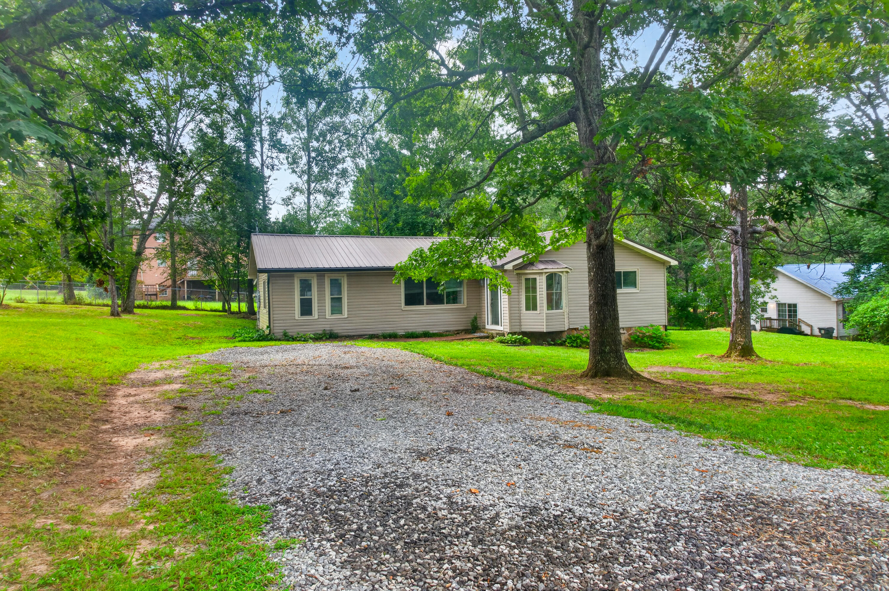 89 Alexander Way