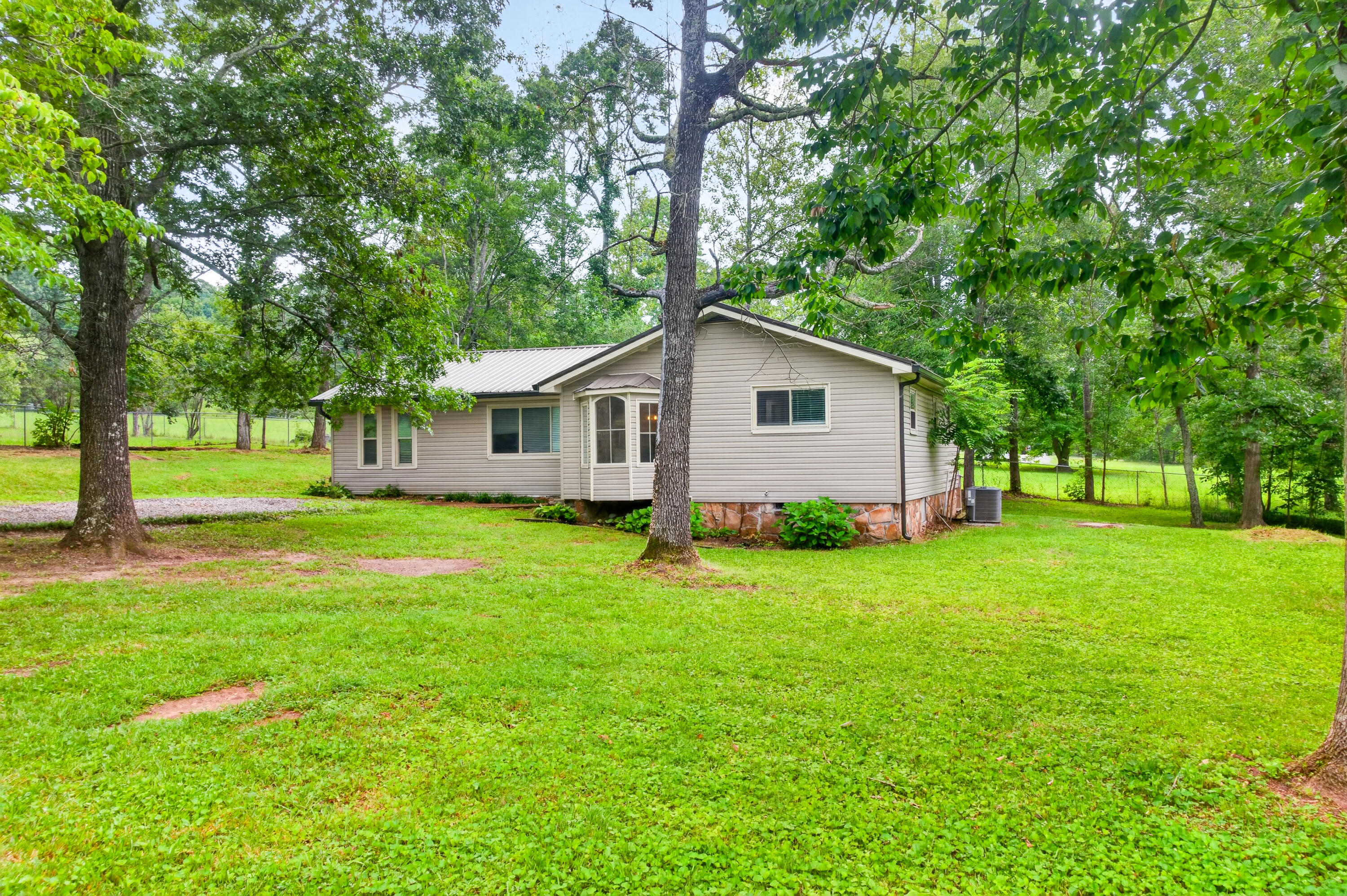 89 Alexander Way