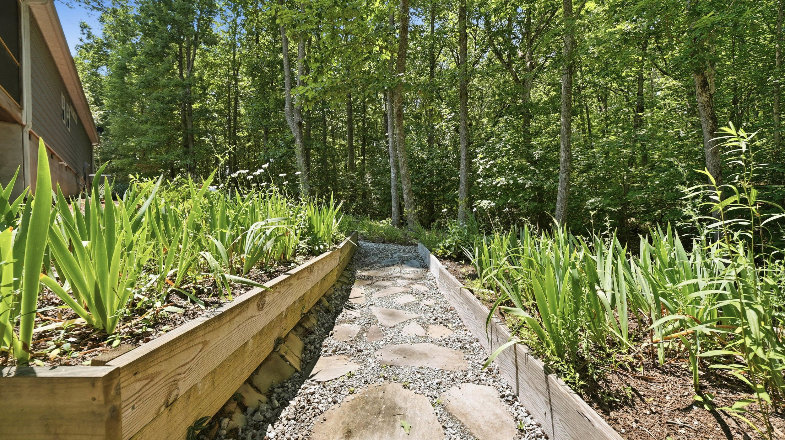 33 Eagle Nest Road