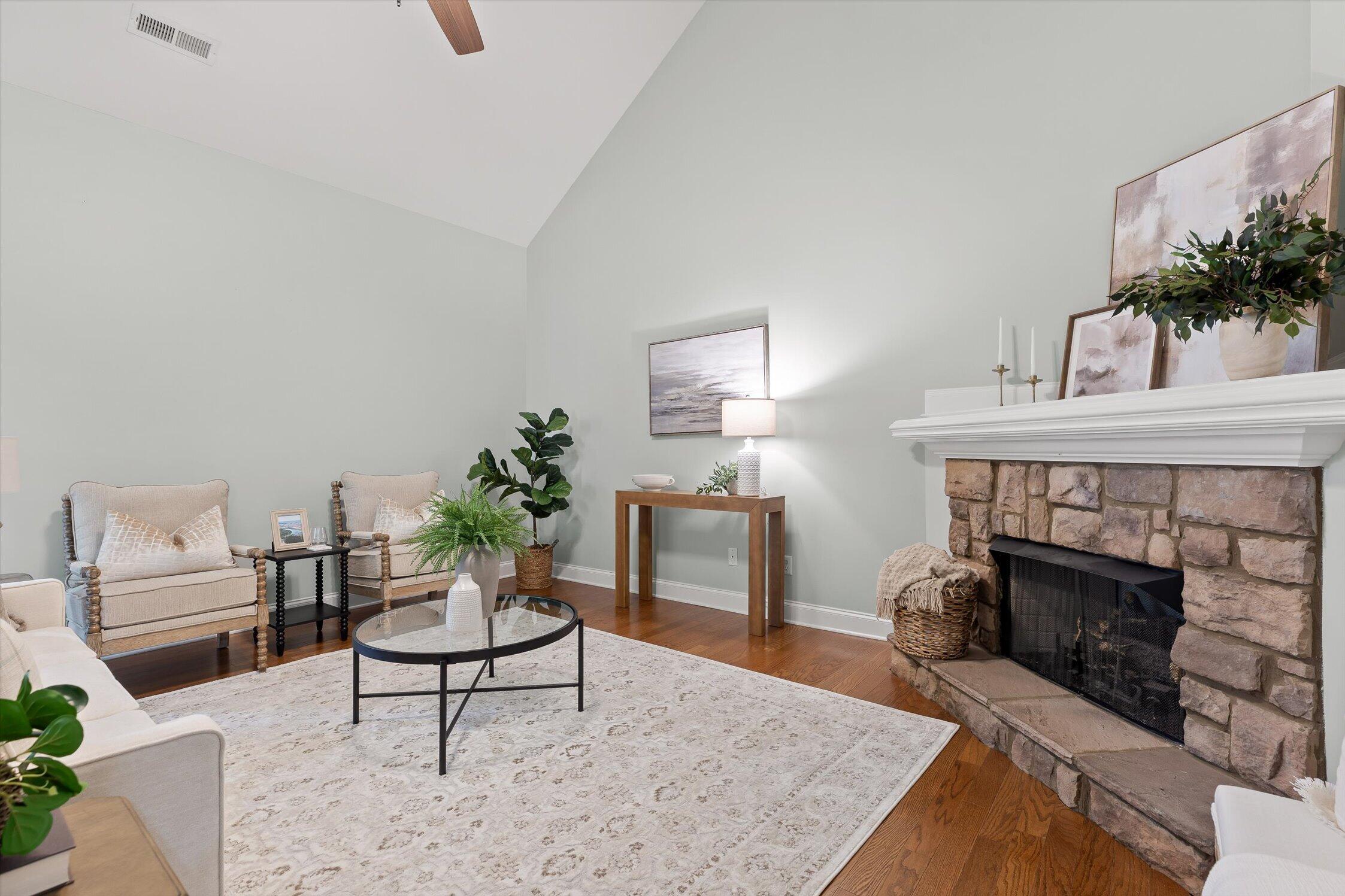 7648 Magnolia Leaf Lane