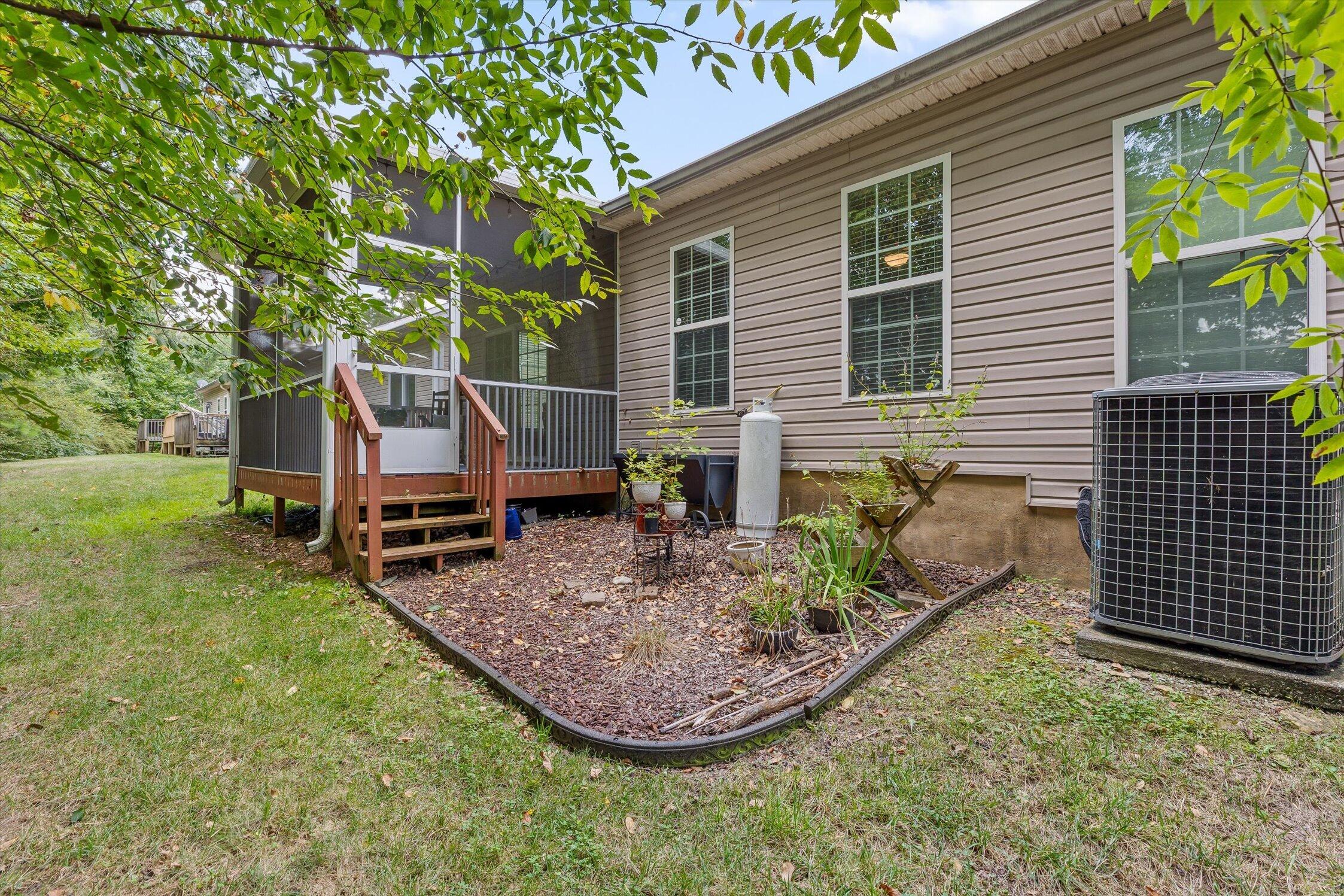 7648 Magnolia Leaf Lane