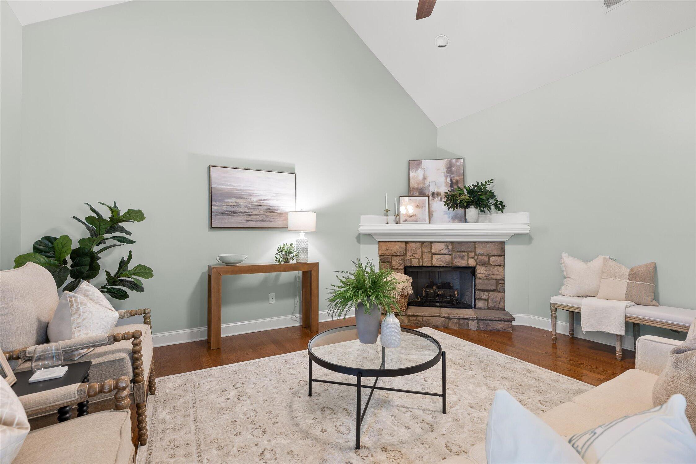 7648 Magnolia Leaf Lane