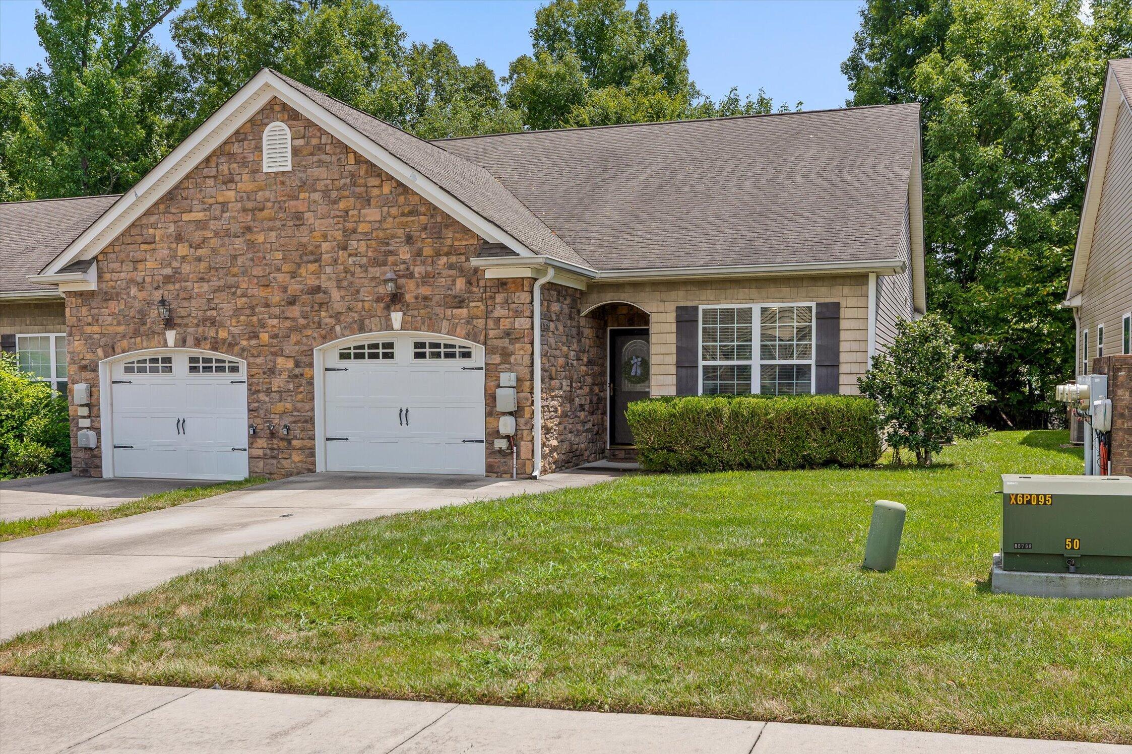 7648 Magnolia Leaf Lane