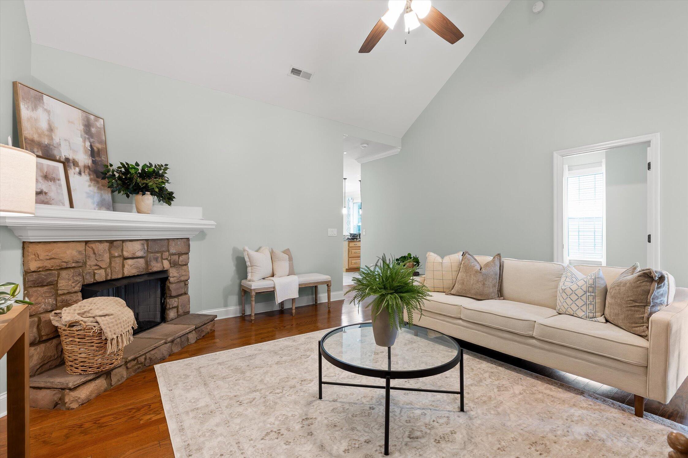 7648 Magnolia Leaf Lane
