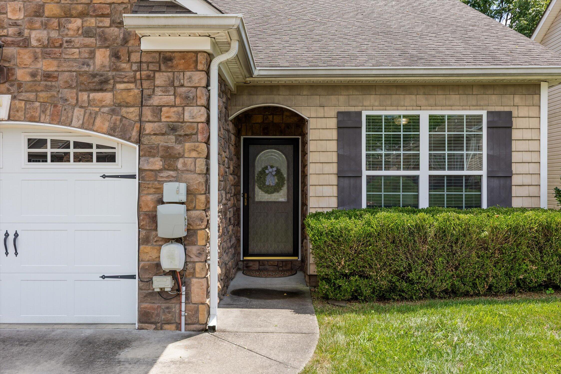 7648 Magnolia Leaf Lane